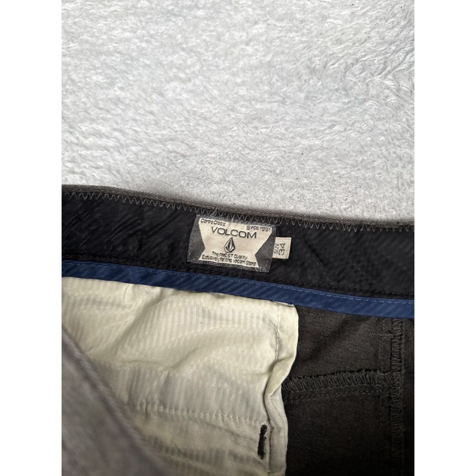Volcom Volcom Mens Chino Shorts Flat Front 34 Gray Inseam 10 Stretch Pockets Regular Summer Casual Clothing Size US 34 / EU 50 - 7 Thumbnail