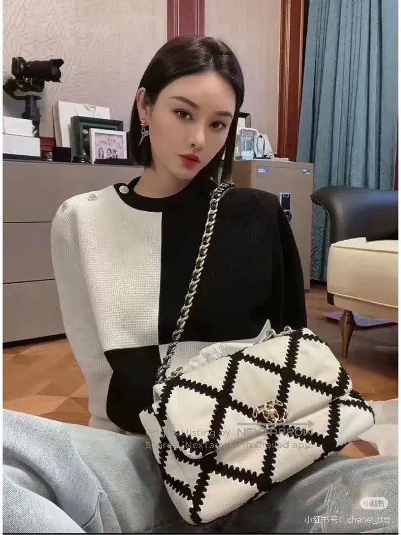 Chanel Chanel 21 popular black and white waffle sweatshirt Size M / US 6-8 / IT 42-44 - 4 Thumbnail