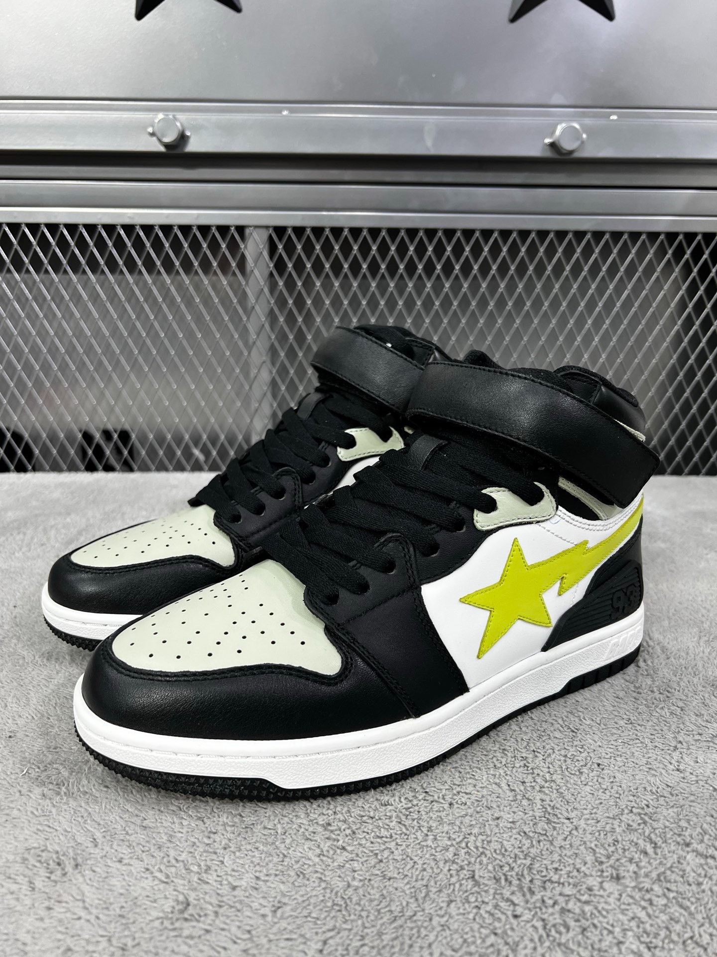 Bape Bape Leather Green Hitop Sneakers 41 Men Size US 8.5 / EU 41-42 - 1 Thumbnail