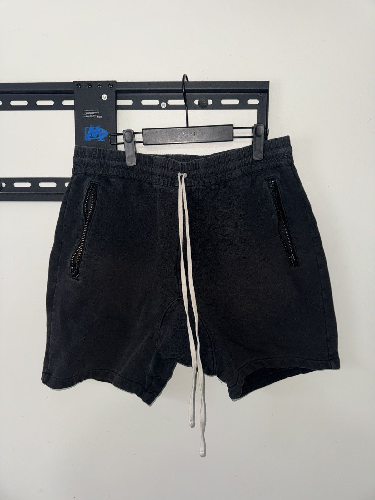Fear of God "Fog" Essential Black shorts