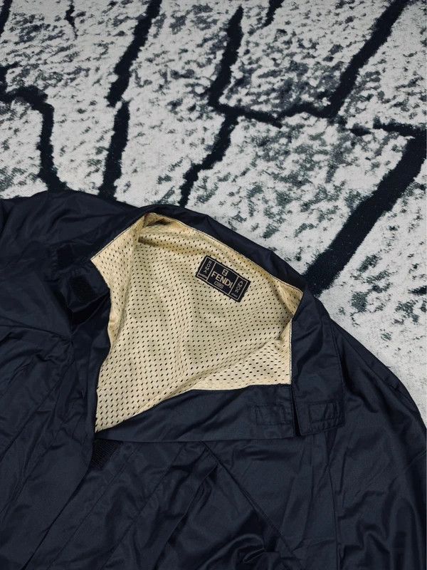 Fendi Vintage Fendi windbreaker jacket black 40 logo Size S / US 4 / IT 40 - 3 Thumbnail