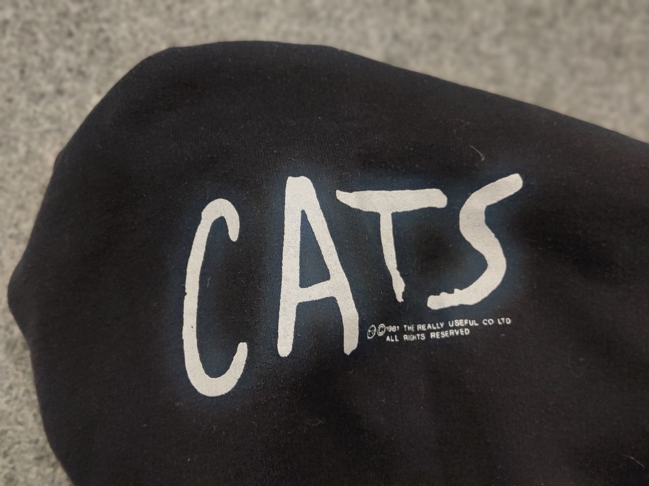 Vintage Vintage 1981 Cats Black Crewneck Sweatshirt Musical Graphic Size US L / EU 52-54 / 3 - 16 Thumbnail