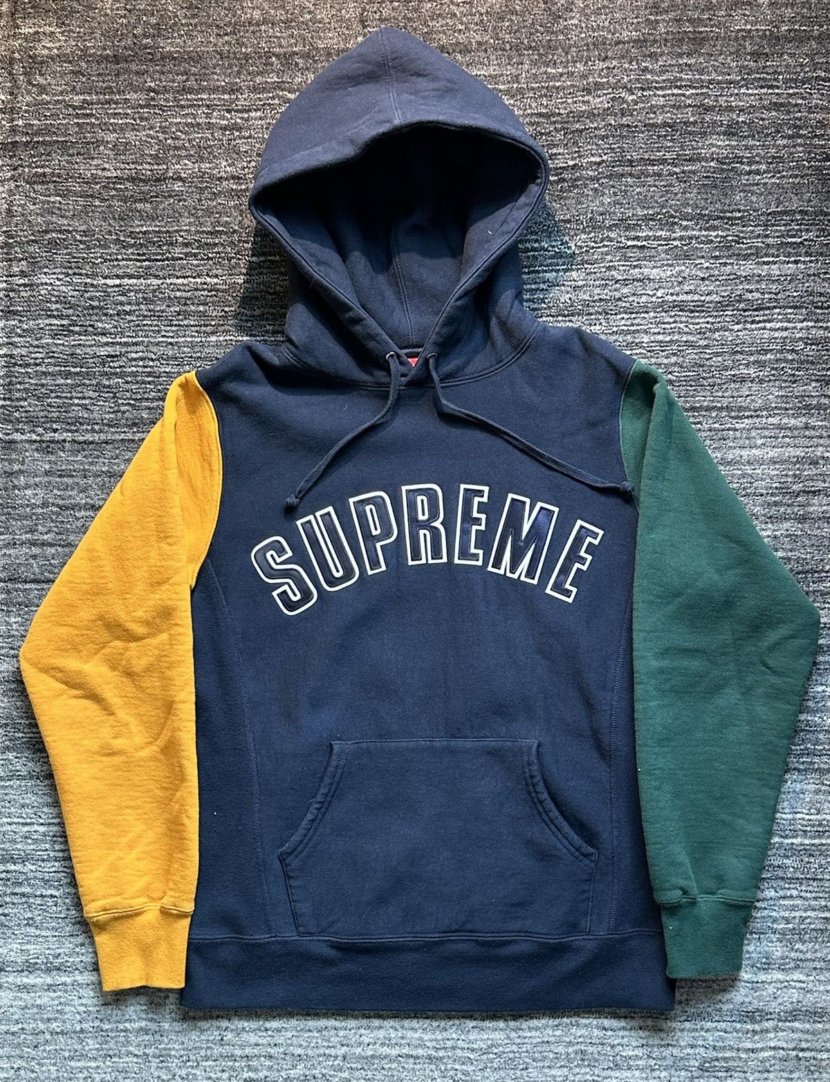 Supreme Supreme Blocked Arc Logo Hooded Sweatshirt Size US M / EU 48-50 / 2 - 1 Thumbnail
