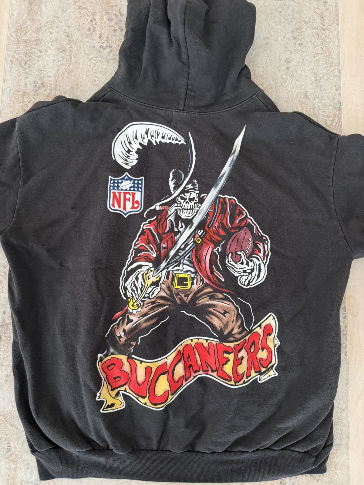 Mitchell & Ness × NFL × Warren Lotas Warren Lotas Tampa Bay Buccaneers Hoodie Size US XXL / EU 58 / 5 - 1 Thumbnail