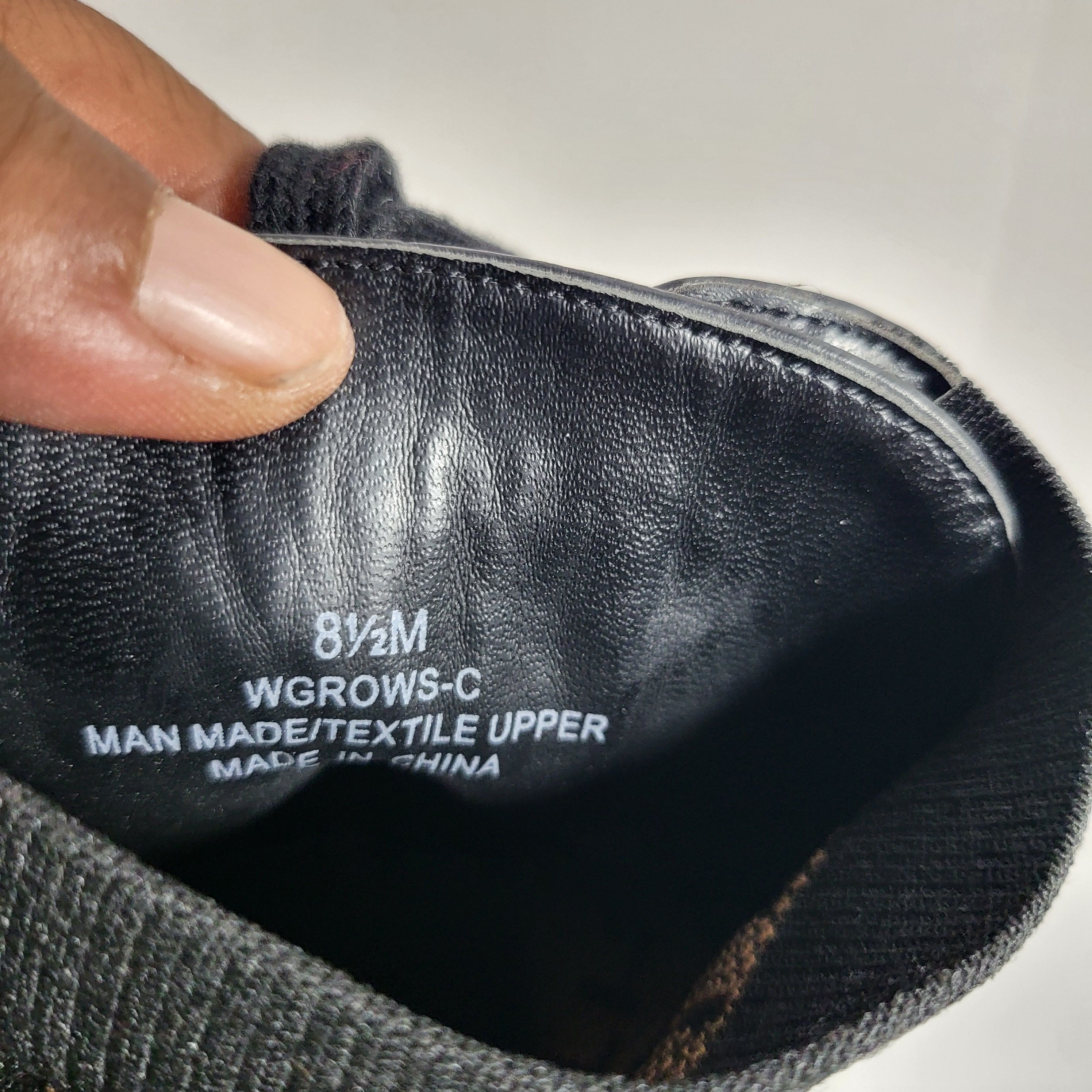Guess The NWOT size 8.5 GUESS Womens GROWS-R Logo Ankle Boots Size US 8.5 / IT 38.5 - 4 Thumbnail