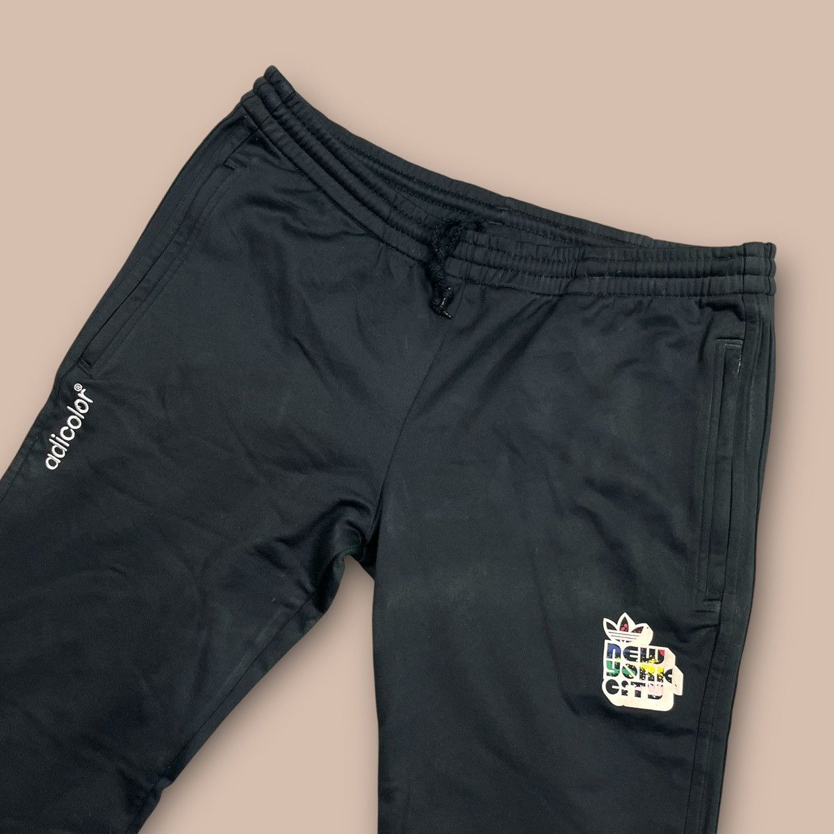 Adidas Adidas Adicolor NYC BK6 Black Series Sweatpants Size US 32 / EU 48 - 2 Thumbnail