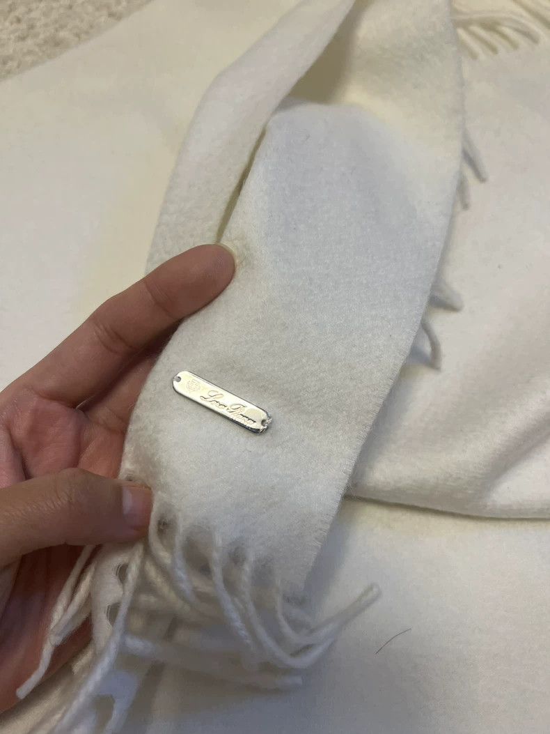 Loro Piana LORO PIANA White tasselled cashmere scarf Size ONE SIZE - 3 Thumbnail