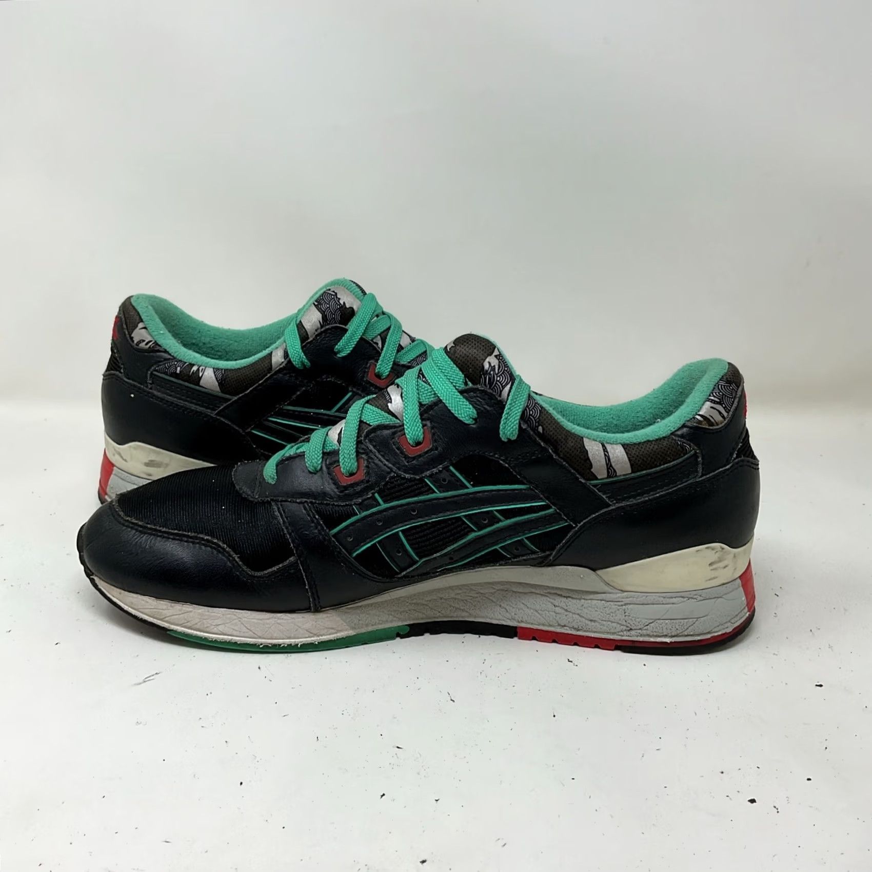 Asics ASICS GEL-Lyte III Future Camo Sneaker Men 10.5 Black Multi-Color Cracking Scuffing Size US 11 / EU 44 - 4 Thumbnail