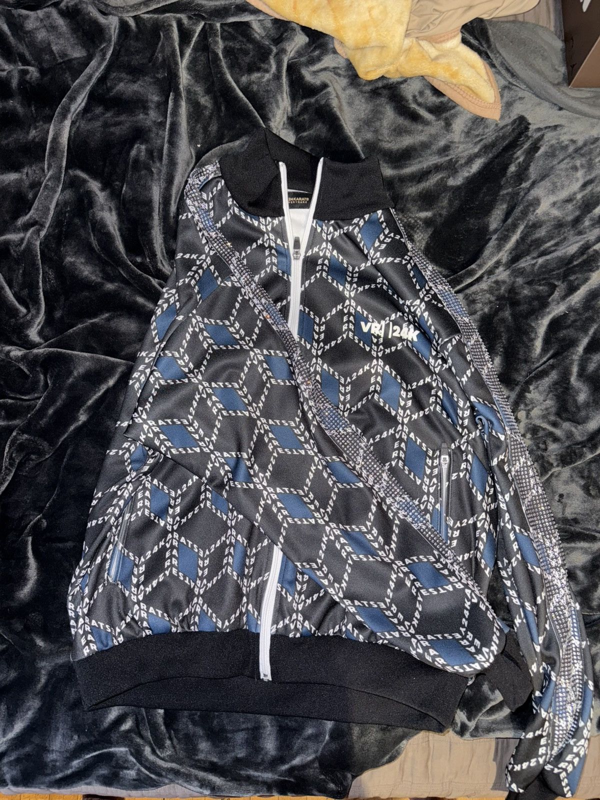 Other Very Rare/24 karats Size US L / EU 52-54 / 3 - 1 Thumbnail