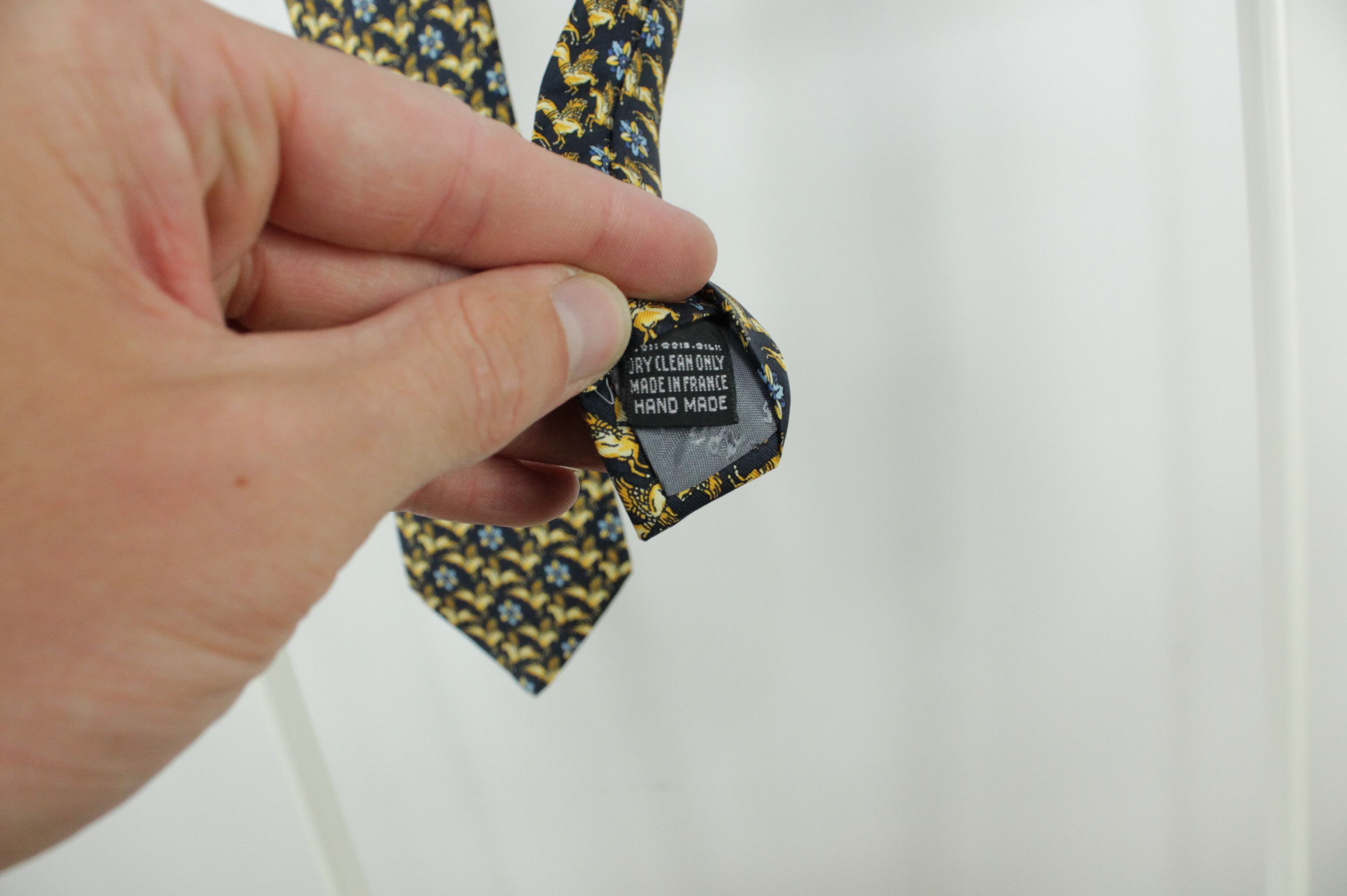 Designer × Vintage Vintage Loris Azzaro Pegasus Print Silk Tie Size ONE SIZE - 5 Thumbnail