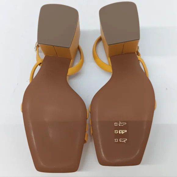 Lafayette 148 LAFAYETTE 148 Yellow Calfskin Leather Heeled City Sandals 38 Size US 8 / IT 38 - 12 Thumbnail