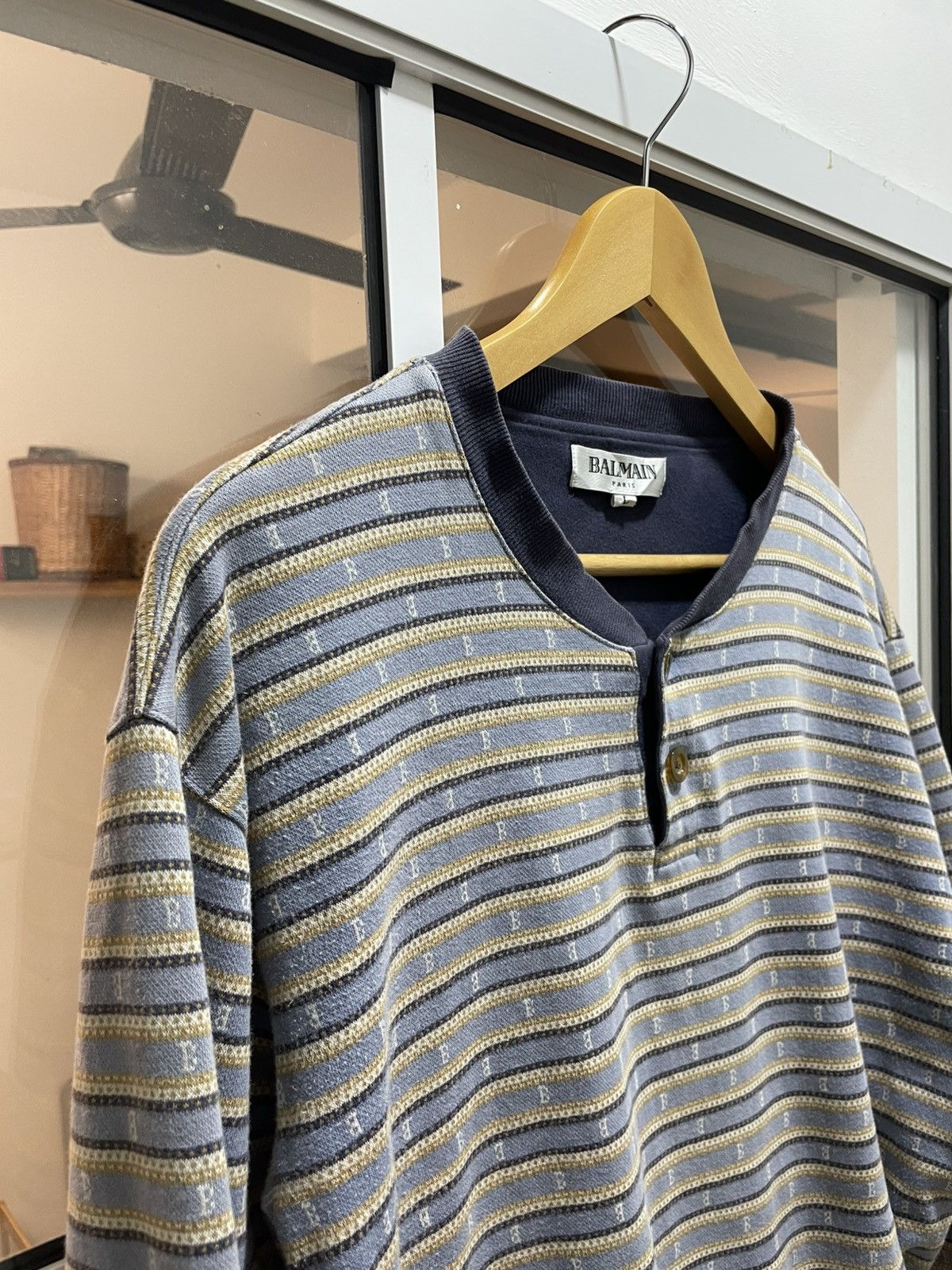 Balmain Balmain V Neck Button Stripes B Logo Seeatshirt Size US M / EU 48-50 / 2 - 12 Thumbnail