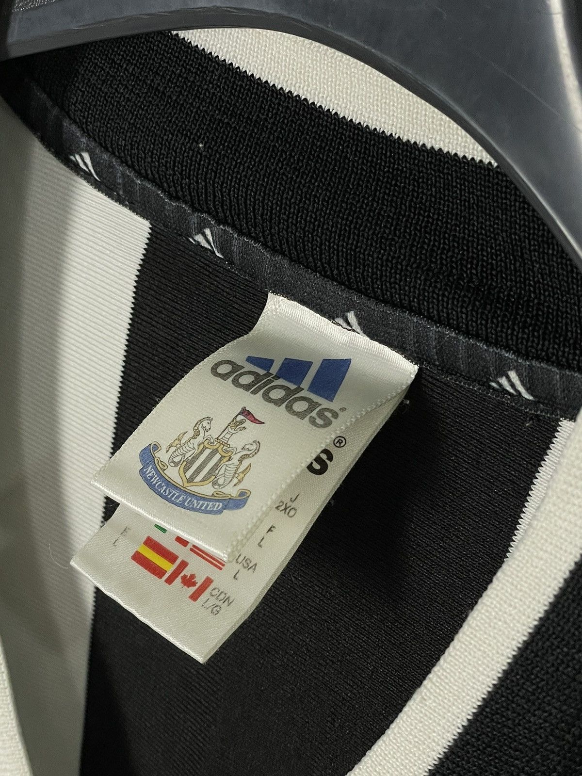 Adidas × Vintage Newcastle United 2000/2001 Away Shirt Vintage Size US L / EU 52-54 / 3 - 8 Thumbnail