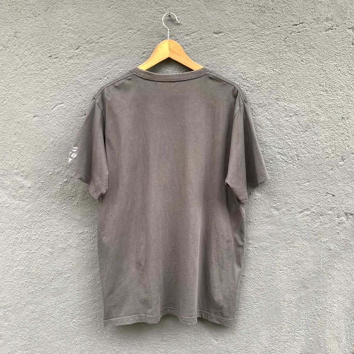 Kaws × Uniqlo Thrashed faded kaws x uniqlo tee Size US XL / EU 56 / 4 - 3 Thumbnail