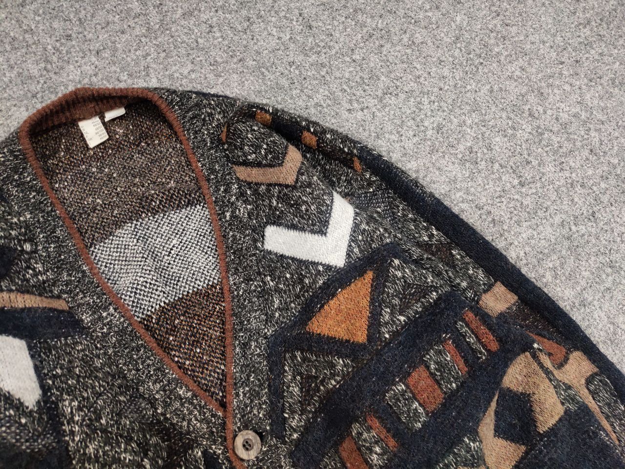 Japanese Brand Vintage 90's Japanese Style Knit Art Gray Pattern Cardigan Size US L / EU 52-54 / 3 - 11 Thumbnail