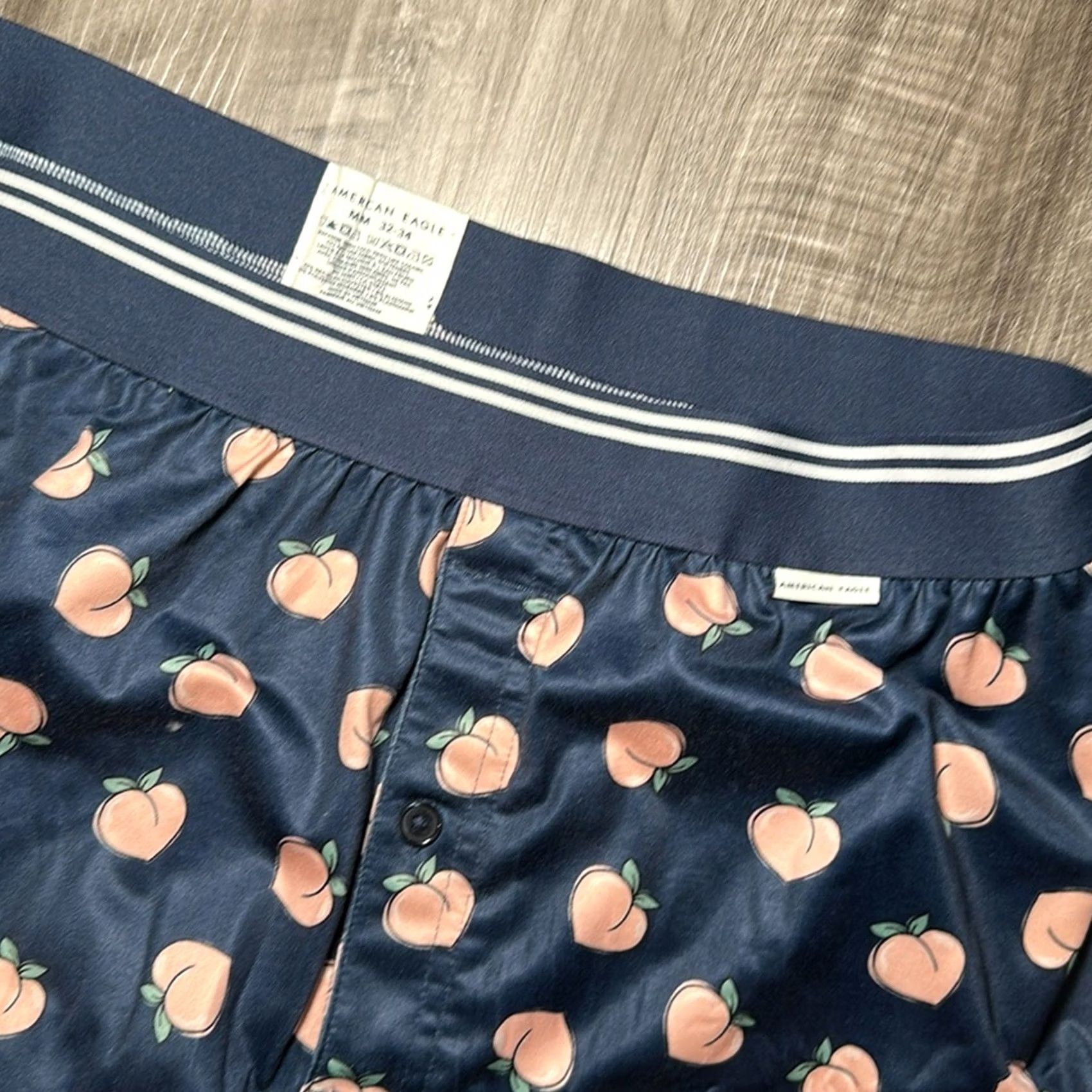 American Eagle Outfitters VINTAGE American Eagle Peaches 4” Ultra Soft Pocket Boxer - Medium Size 40R - 3 Thumbnail