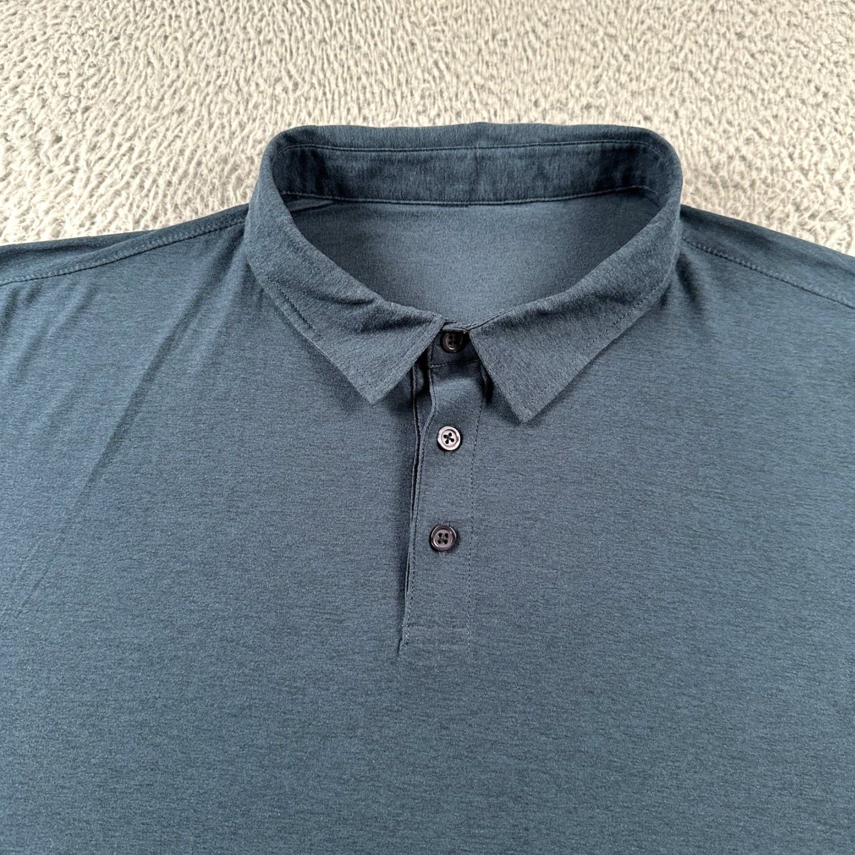 Vuori Vuori Shirt Mens XL Short Sleeve Polo Blue Performance Activewear Strato Tech Size US XL / EU 56 / 4 - 2 Thumbnail