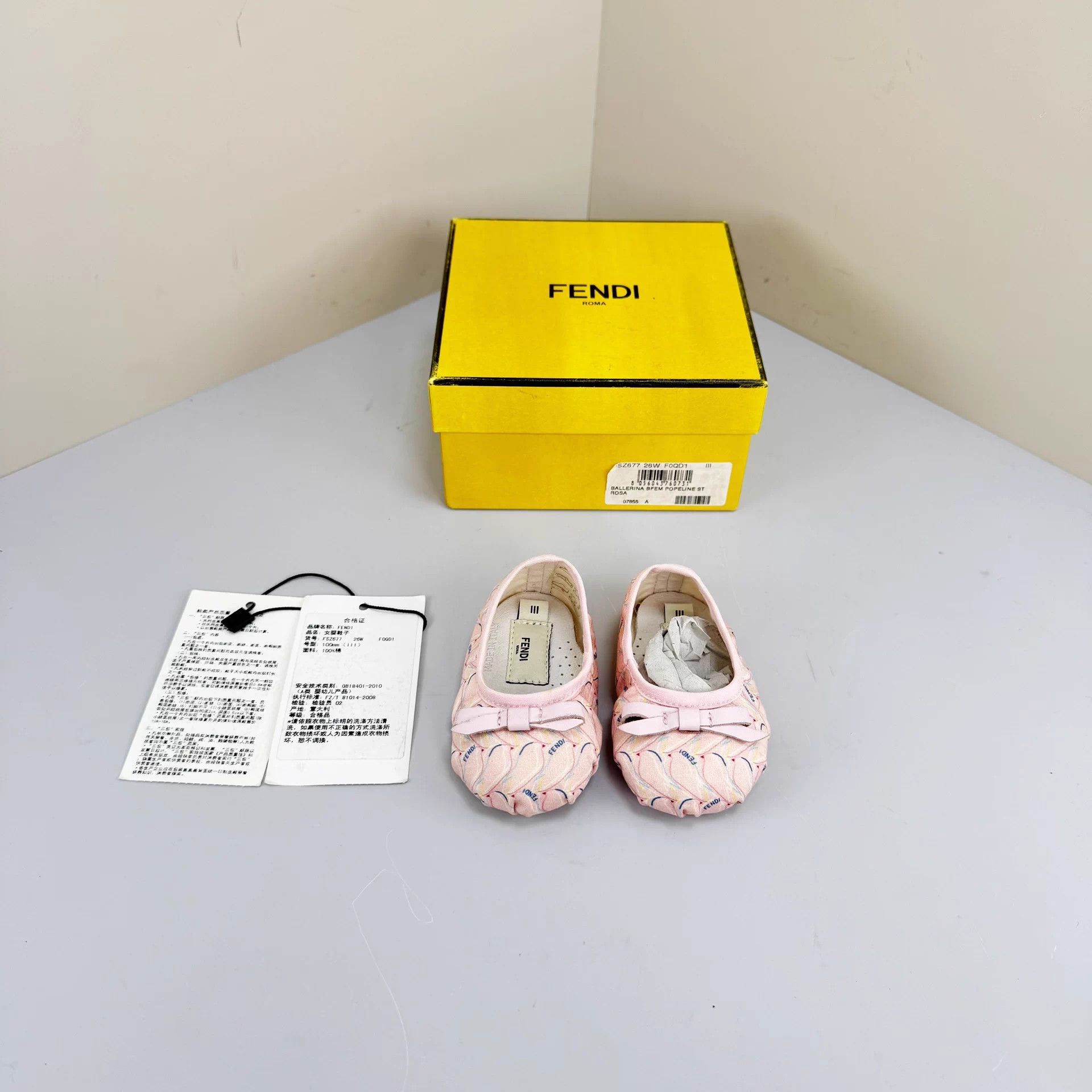 Fendi Fendi bow logo baby shoes 100mm new Size US 4 / IT 34 - 1 Thumbnail