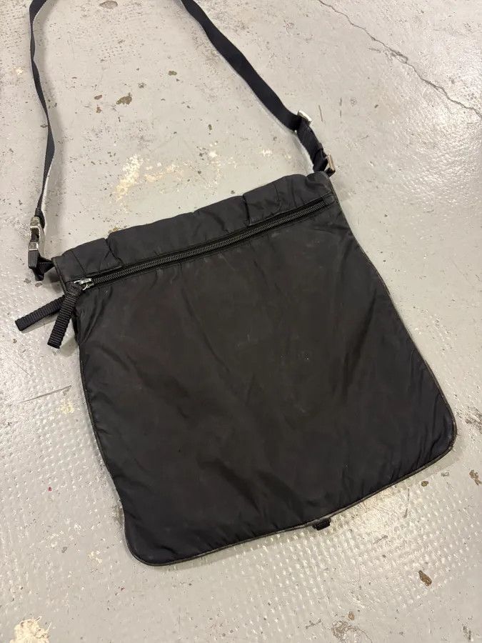 Prada 2000s Prada Black Linea Rossa Nylon Shoulder Bag Size ONE SIZE - 6 Thumbnail