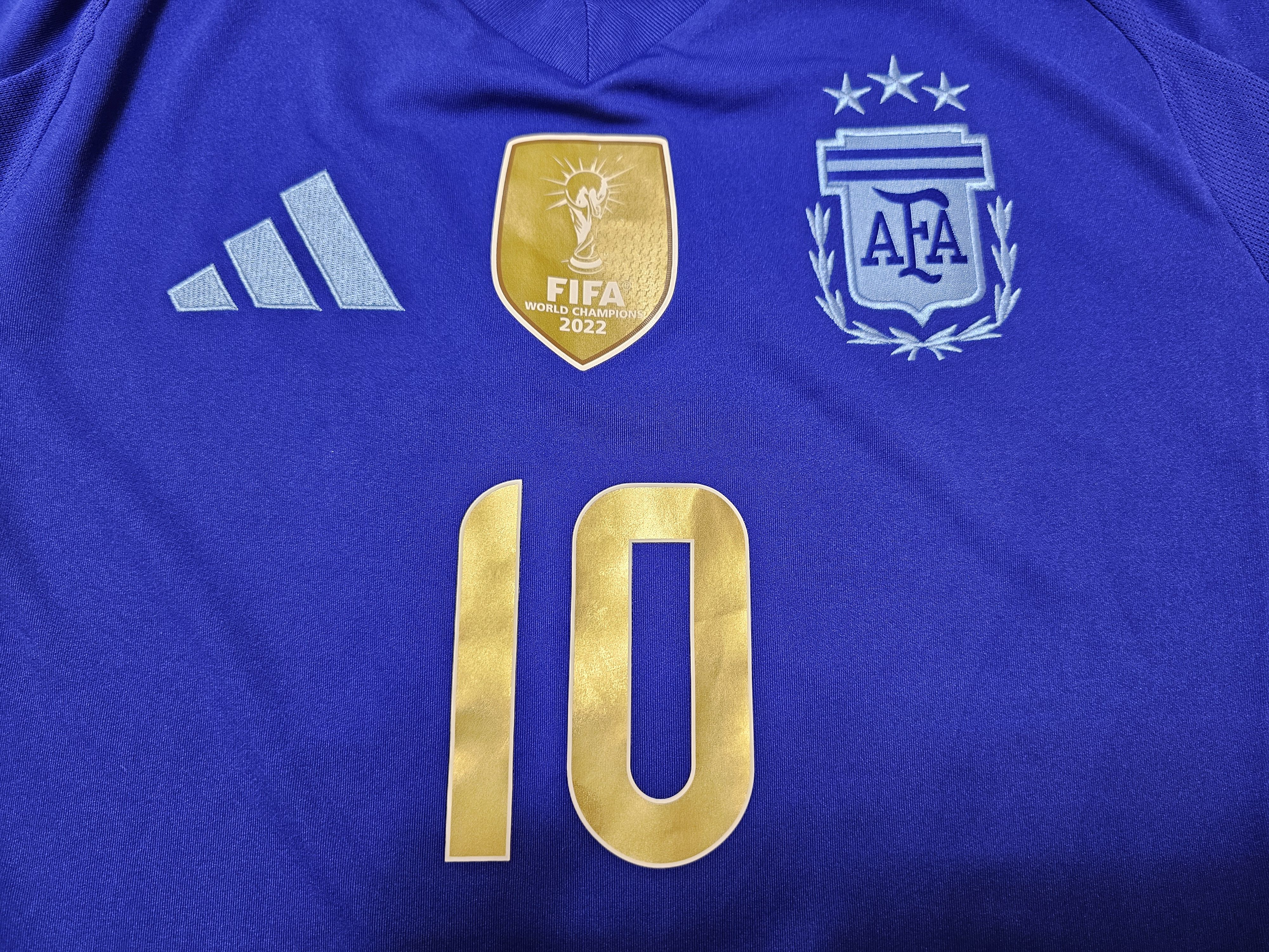 Adidas ARGENTINA 2024 2025 MESSI AWAY FOOTBALL SHIRT SOCCER JERSEY Size US M / EU 48-50 / 2 - 3 Thumbnail