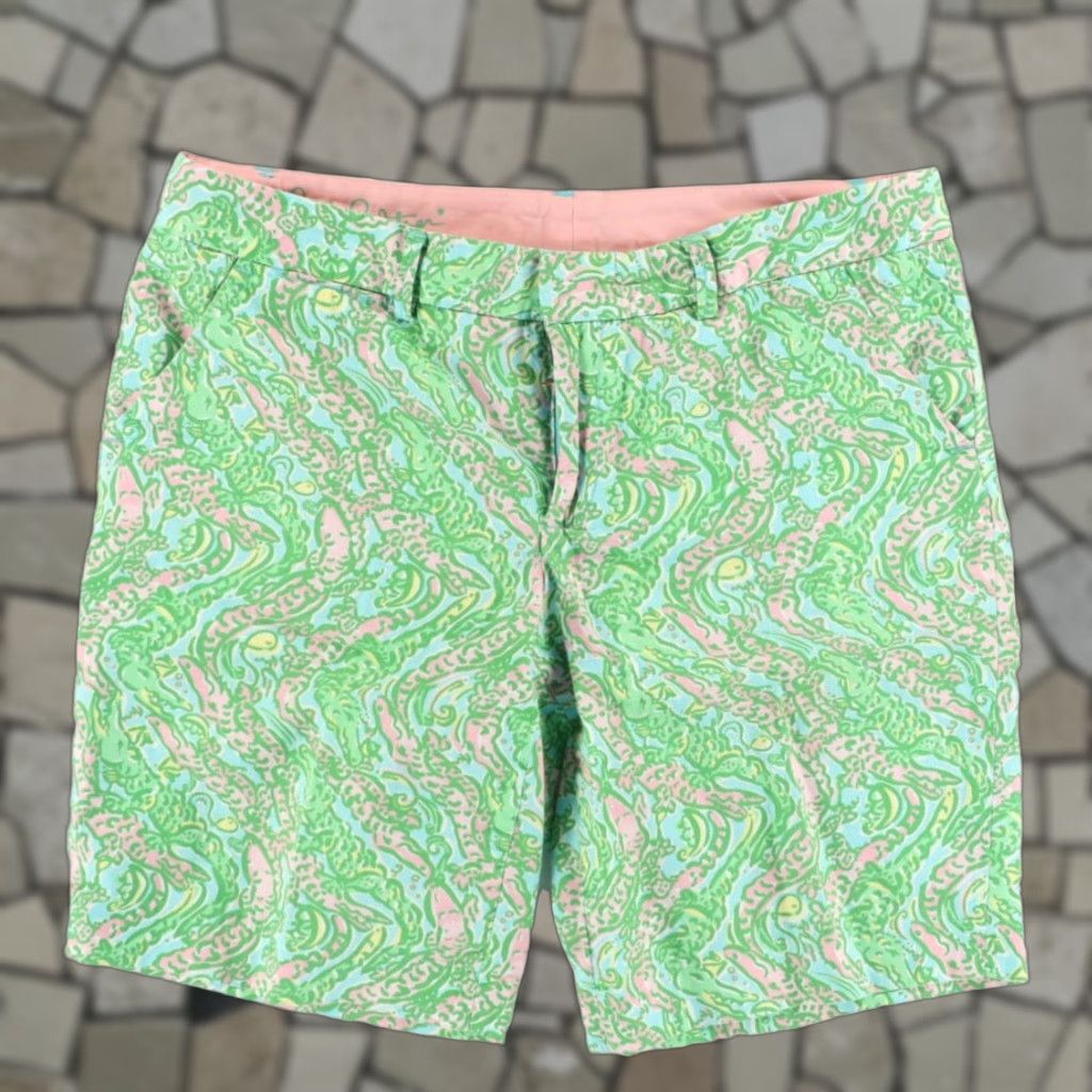 Lilly Pulitzer Lilly Pulitzer Avenue Cotton Twill Chino Shorts Green All Over Print Women's 6 Size 28" / US 6 / IT 42 - 1 Thumbnail