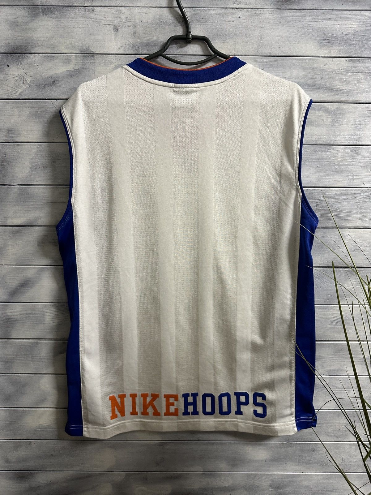 Vintage Rare Vintage Jersey Nike Hoops Centr Swoosh Y2K Basketball Size US L / EU 52-54 / 3 - 6 Thumbnail