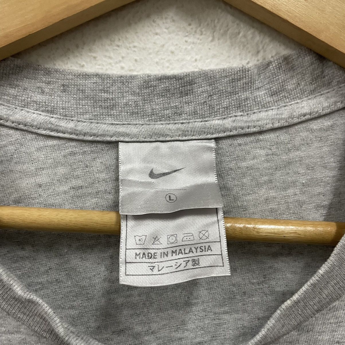 Nike × Vintage 🔥🔥Vintage 90s Nike Swoosh USA Badge Design Skate Tee Size US L / EU 52-54 / 3 - 6 Thumbnail