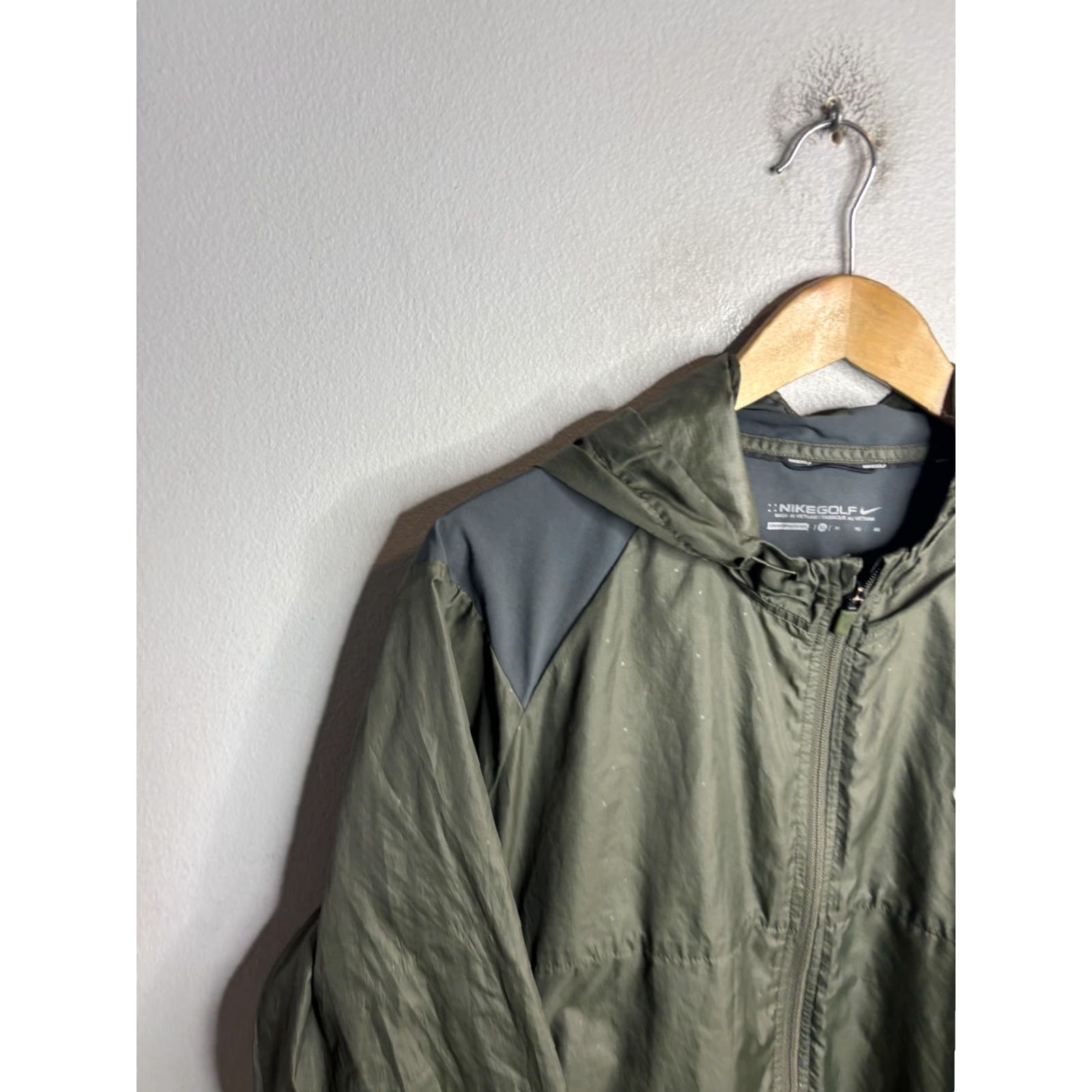 Nike Nike Golf Jacket Mens XL Green Hooded Full Zip Windbreaker Colorblock Athletic Size US XL / EU 56 / 4 - 2 Thumbnail