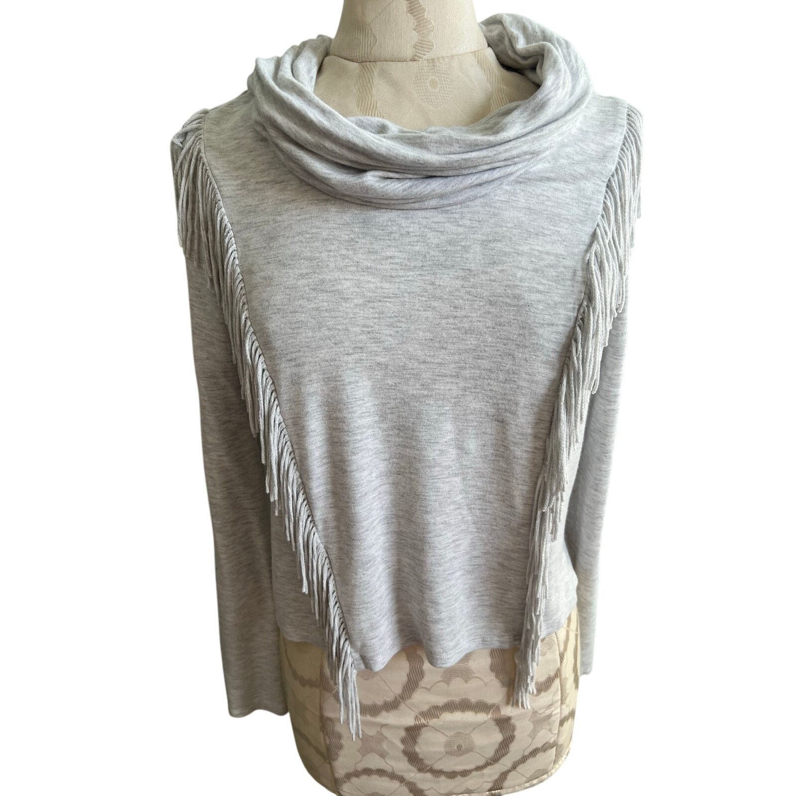 Jessica Simpson Jessica Simpson Fringe Cowl Neck Long Sleeve Sweater Small Size S / US 4 / IT 40 - 1 Thumbnail