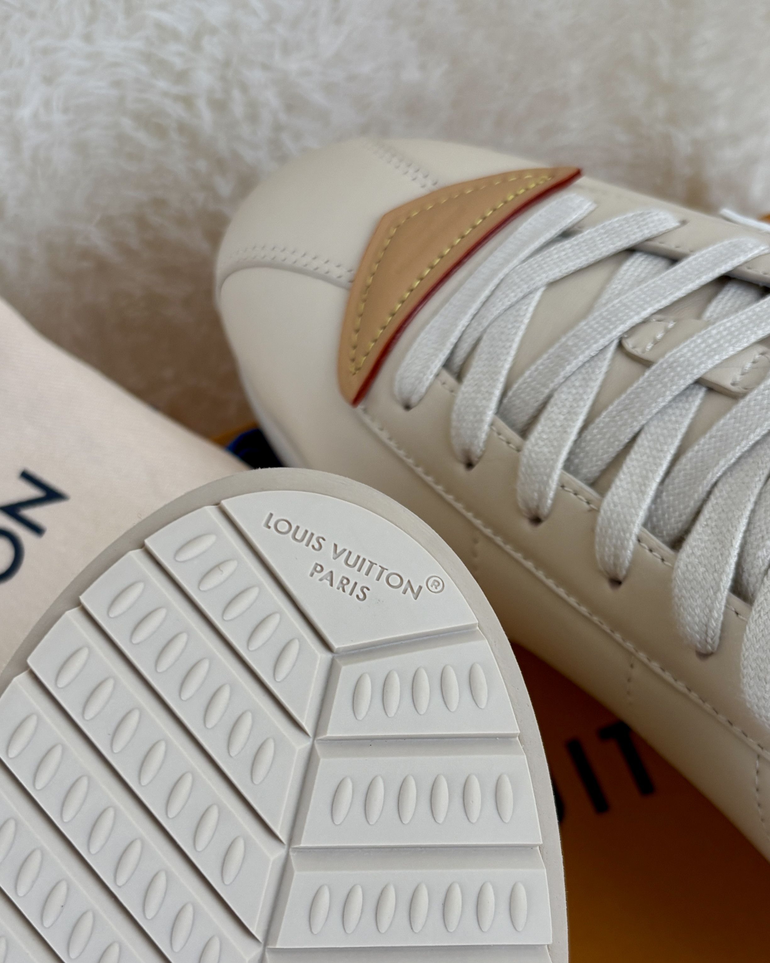 Louis Vuitton 100% original L Vuitton BUTTERSOFT men's sneakers. UK Size 9 Size US 10 / EU 43 - 8 Thumbnail
