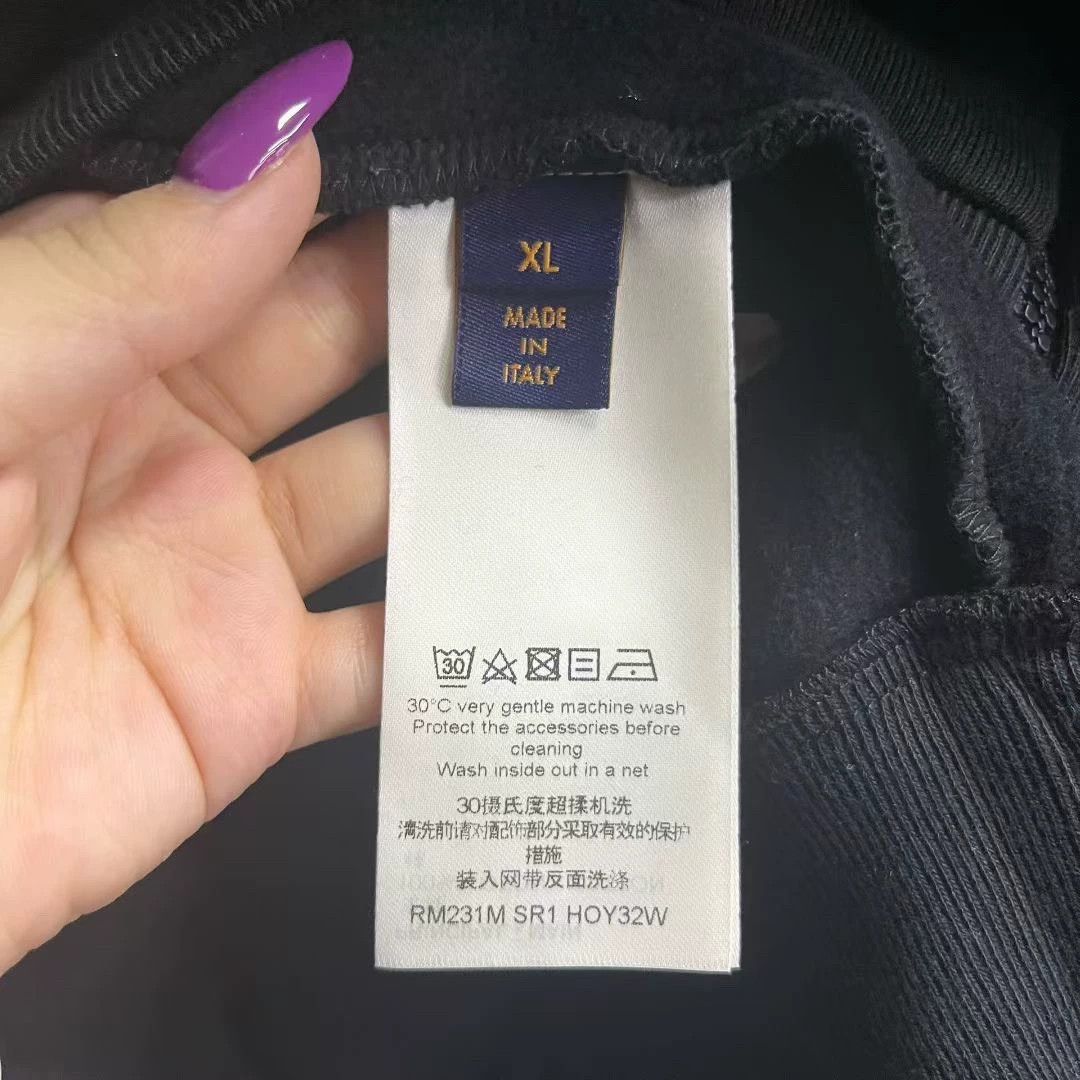 Louis Vuitton louis vuitton black zip hoodie with logo Size US M / EU 48-50 / 2 - 5 Thumbnail