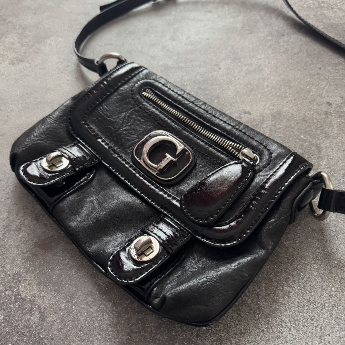 Guess × Japanese Brand × Vintage Guess Vintage Y2K Sexy Glam Crossbody Bag Size ONE SIZE - 8 Thumbnail