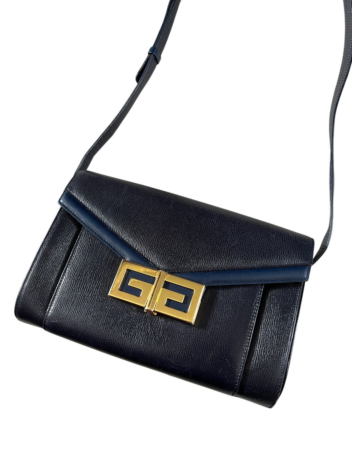 Givenchy 1980 Givenchy Leather Sling Bag Size ONE SIZE - 3 Thumbnail