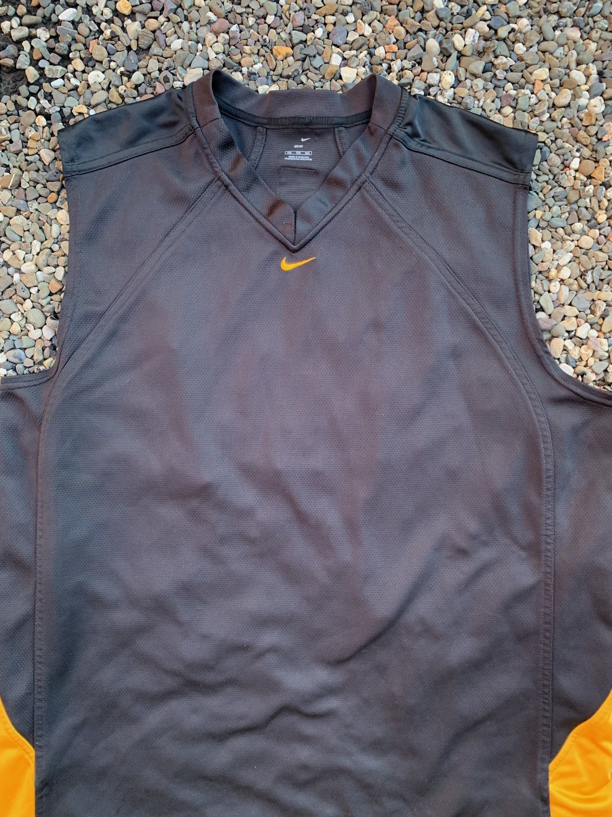 Nike Vintage Nike Hoop Tech Dri-Fit Sleeveless Basketball Shirt Size US XXL / EU 58 / 5 - 2 Thumbnail