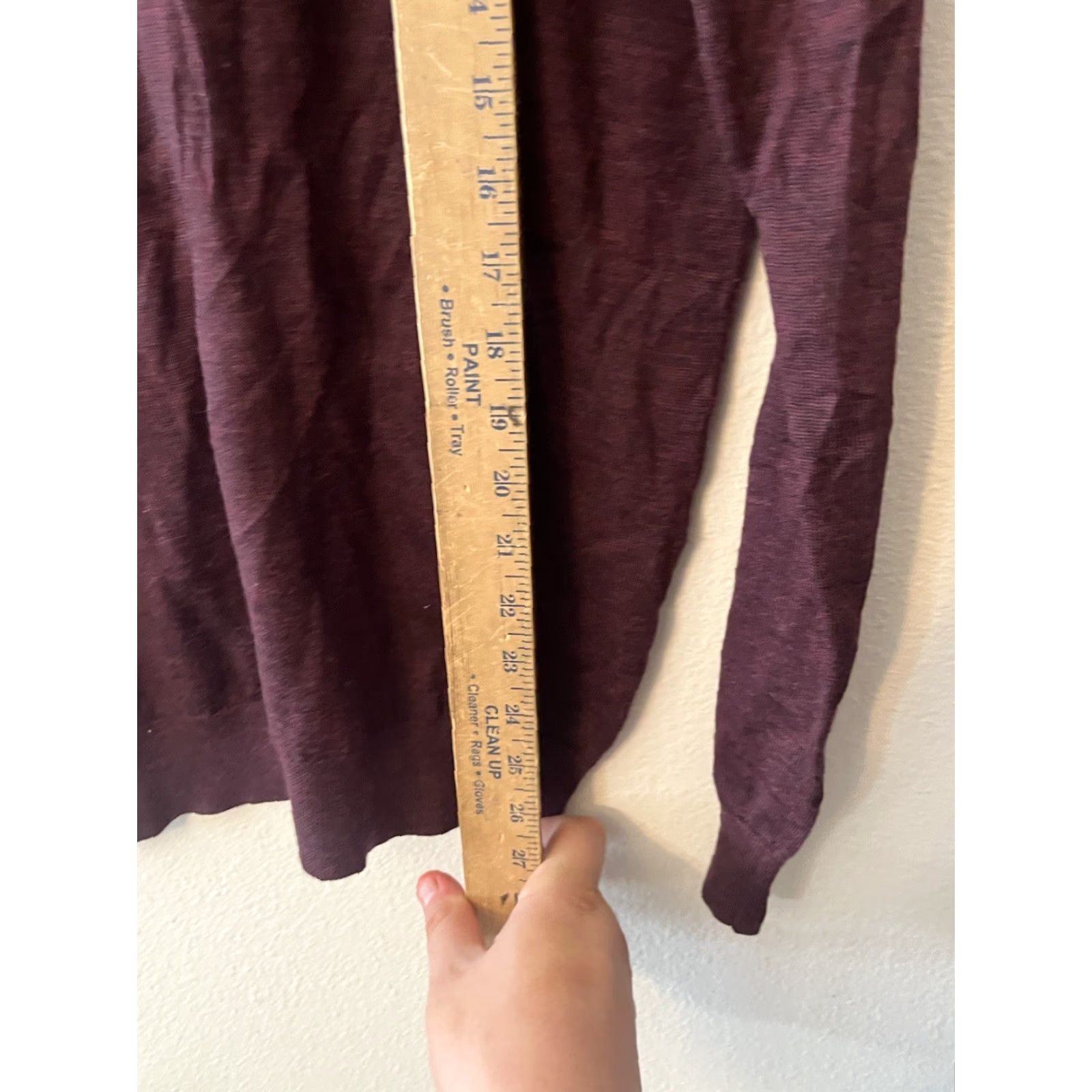H&M H&M Sweater Mens Small Maroon Wool V-Neck Lightweight Pullover Knit Shirt/Neck Pullover Mens S Maroon Wool V-Neck Lightweight Knit H&M Sweater Size US S / EU 44-46 / 1 - 4 Thumbnail