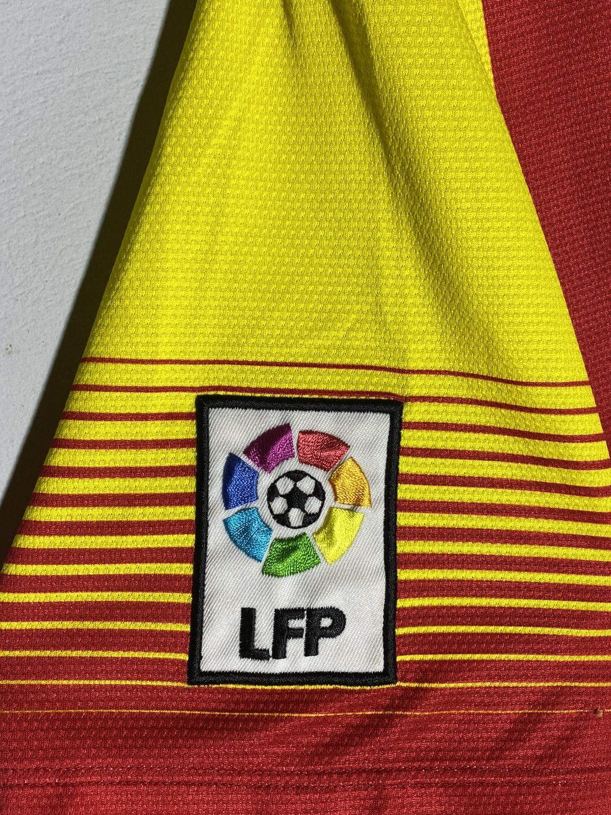 Nike Nike FC Barcelona 2013/14 Away Soccer Jersey Messi Era Size US M / EU 48-50 / 2 - 11 Thumbnail