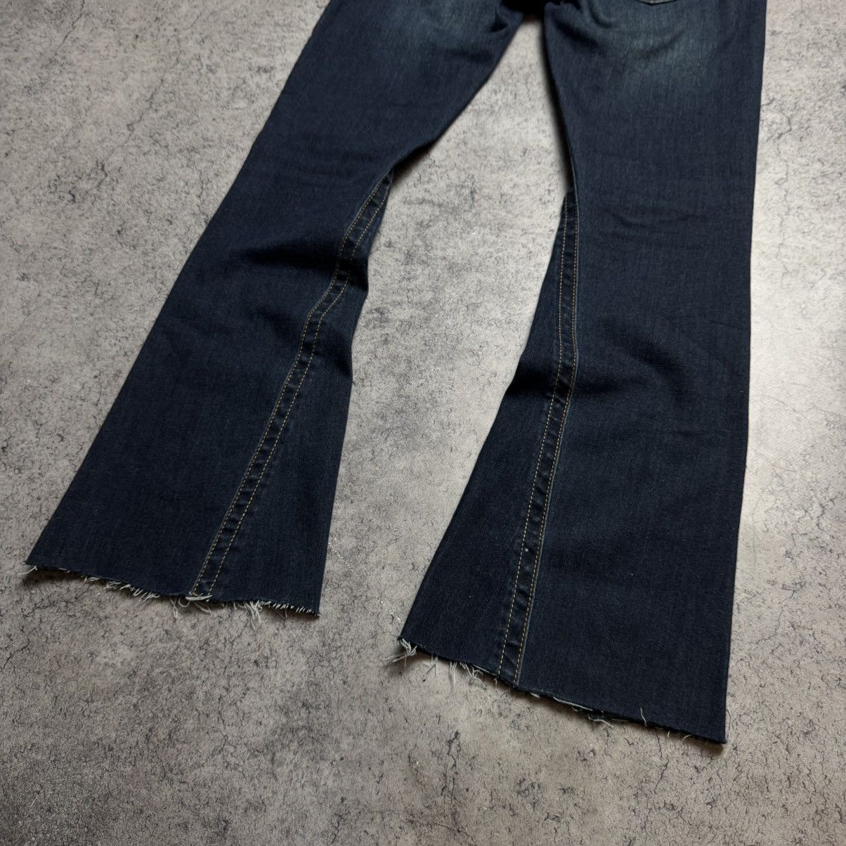 True Religion True Religion Flared Jeans Size 25" / US 0 / IT 36 - 3 Thumbnail