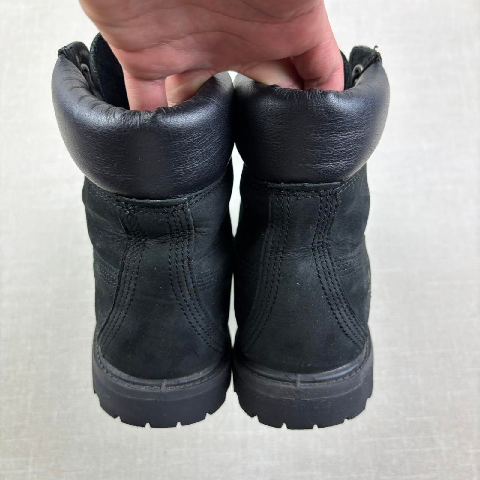 Timberland 🐈‍⬛ 2022 Timberland 6 Inch “Black Nubuck” 9W Size US 9 / IT 39 - 7 Thumbnail