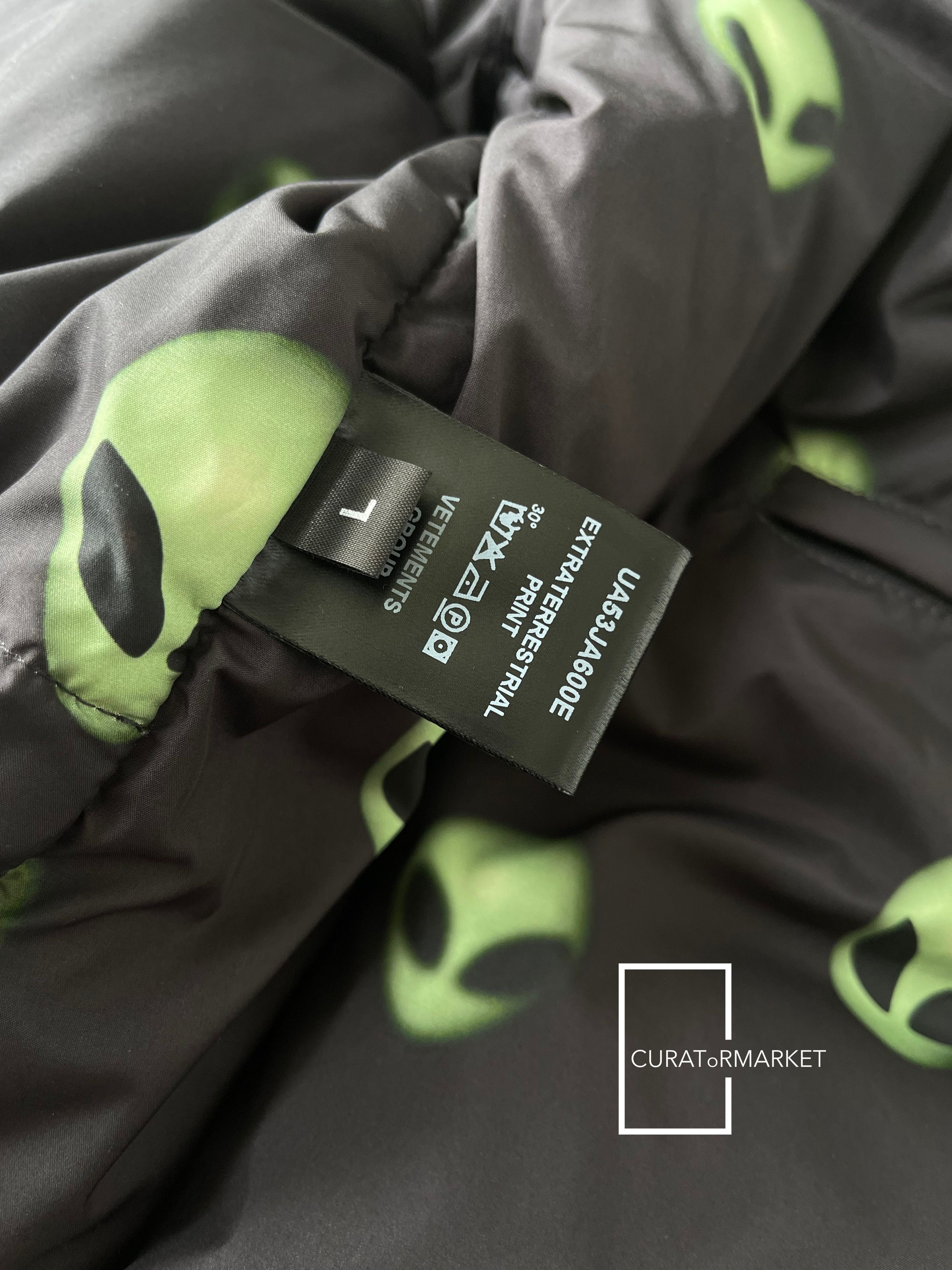 Vetements RARE Space Alien Head Velvet Down Padded Puffer Jacket FW22 Size US L / EU 52-54 / 3 - 6 Thumbnail