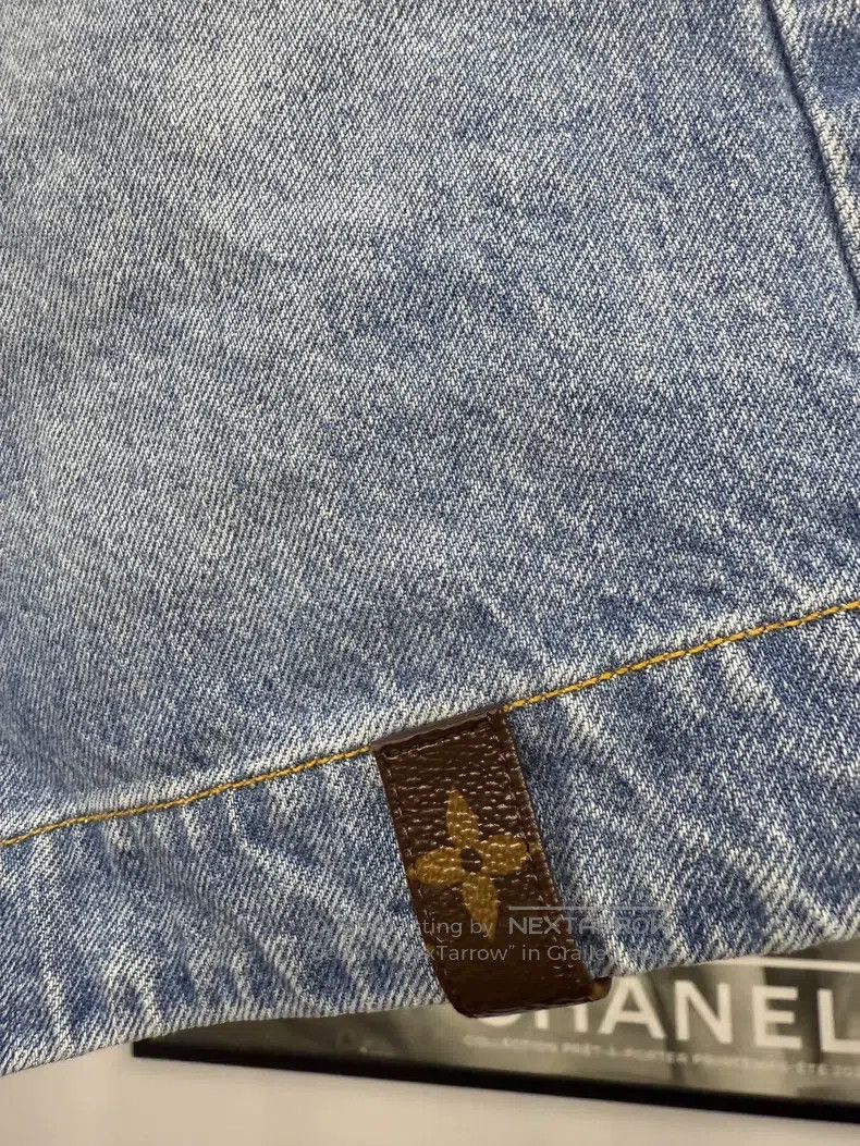 Louis Vuitton Louis Vuitton High-waisted denim shorts Size 33" - 2 Thumbnail