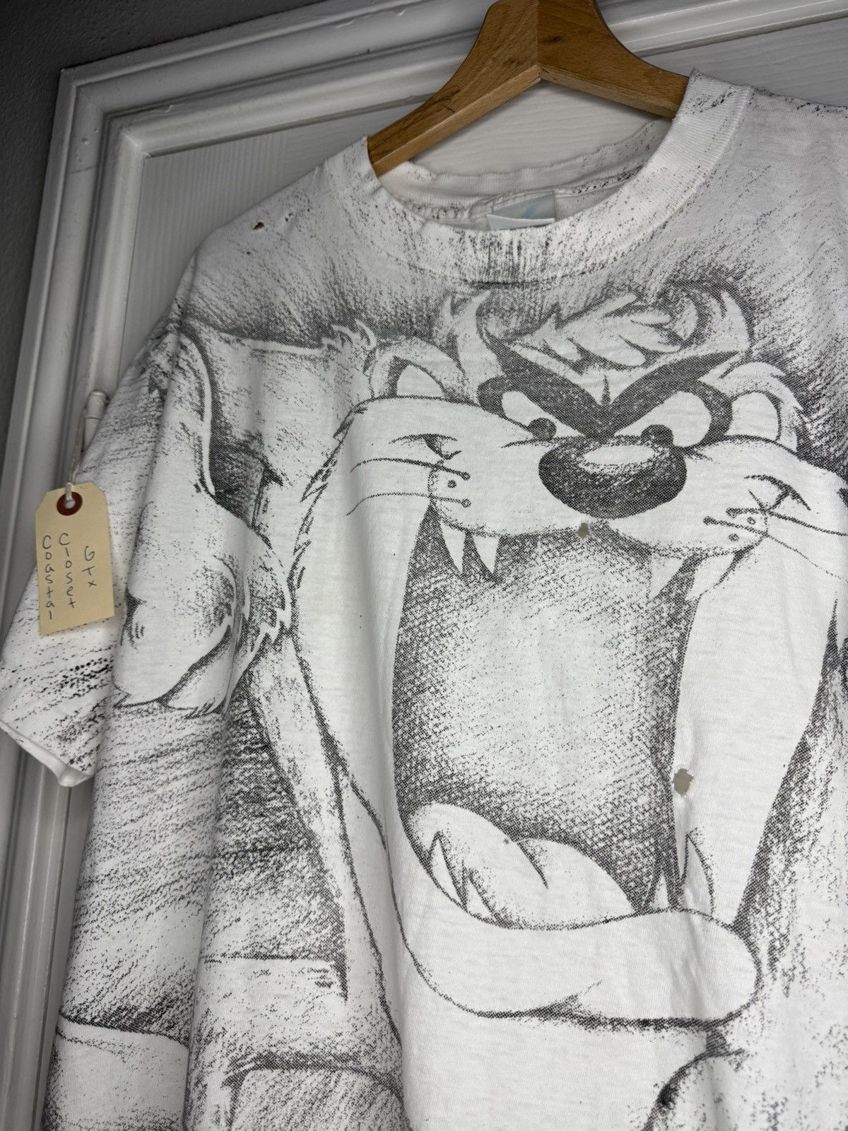 Vintage Vintage AOP Looney Tunes Tasmanian Devil shirt Size US L / EU 52-54 / 3 - 5 Thumbnail