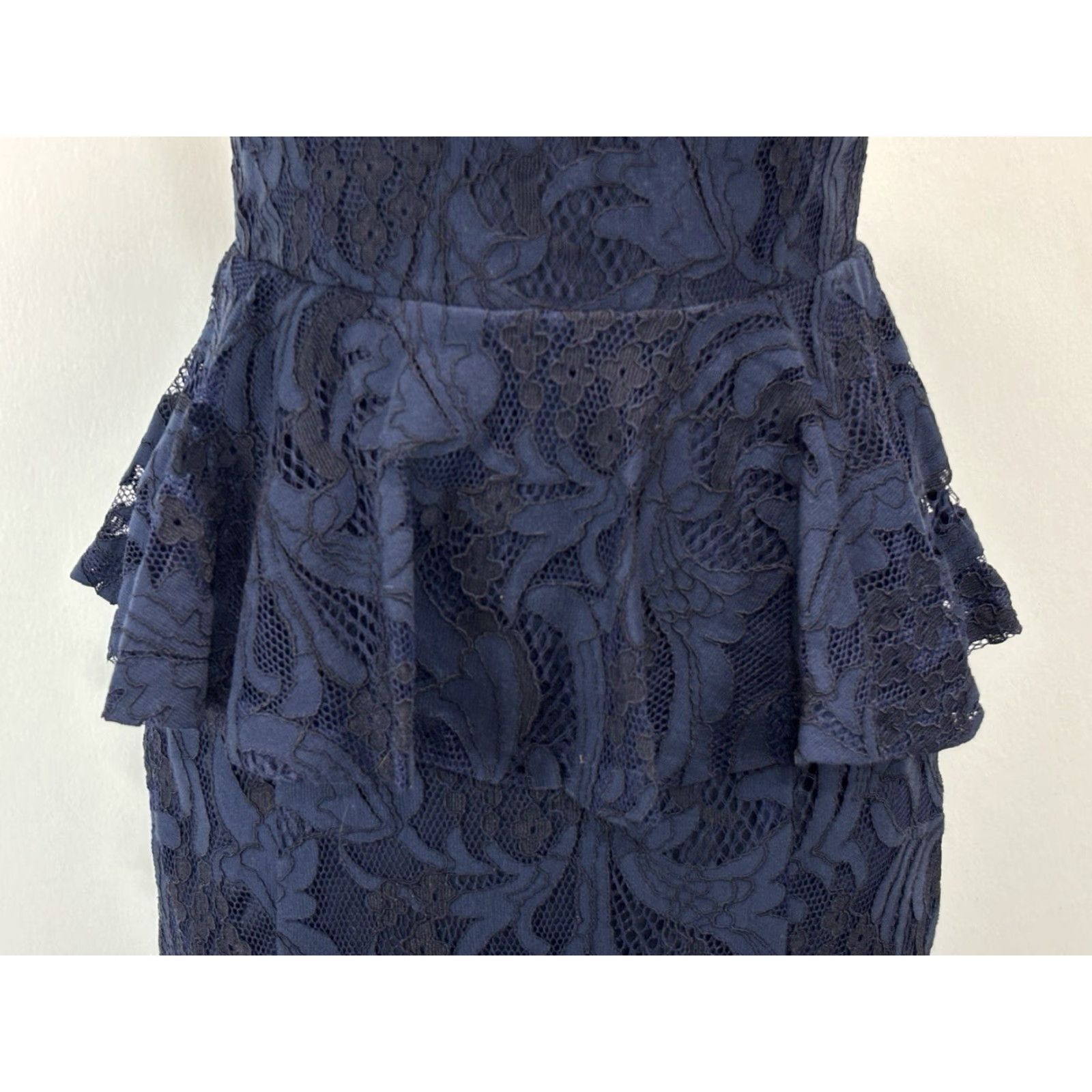 Ralph Lauren Lauren Ralph Lauren Long Dress Gown Sz 4 Navy Lace Overlay Peplum Waist Formal Maxi Womens Size S / US 4 / IT 40 - 6 Thumbnail