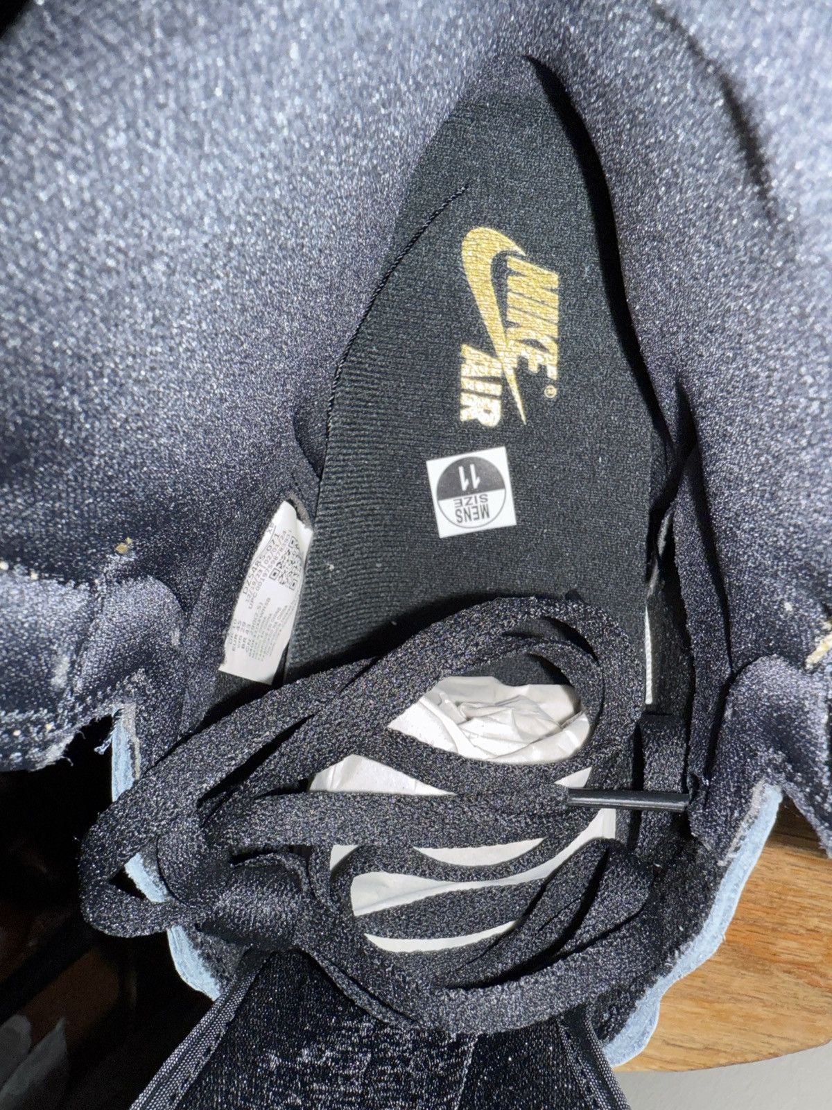 Nike Nike Air Jordan 1 Retro OG High Black/Metallic Gold Sail NEW Size US 11 / EU 44 - 13 Thumbnail