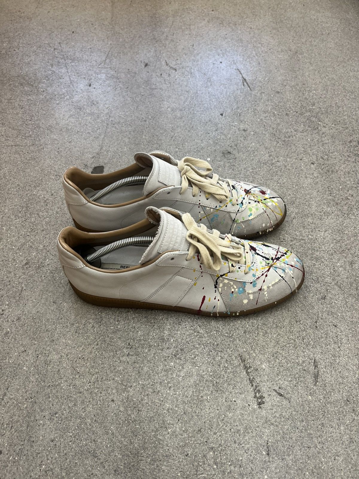 MAISON MARGIELA WHITE PAINT SNEAKER (GATS)