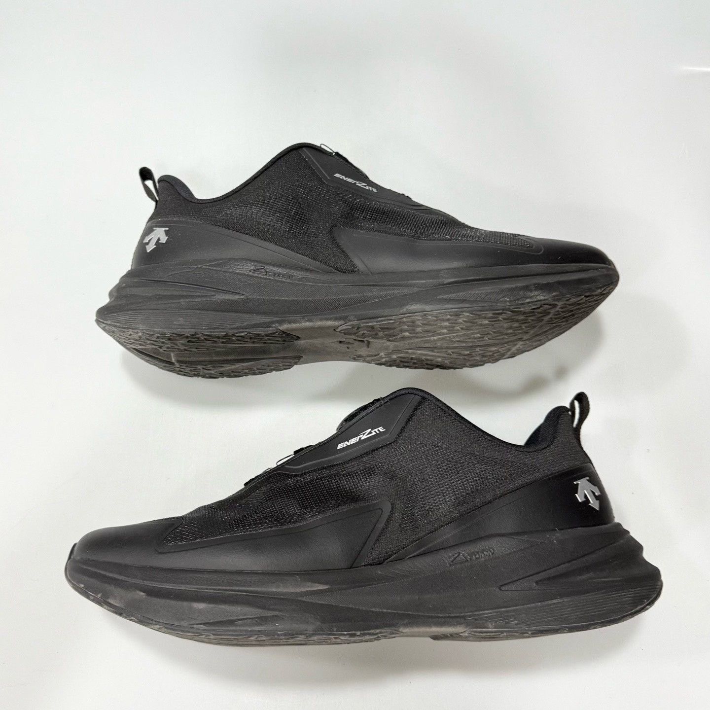 Descente DESCENTE RUNNING LAVITATE 3.0 AIR WIRE Size US 11 / EU 44 - 2 Thumbnail