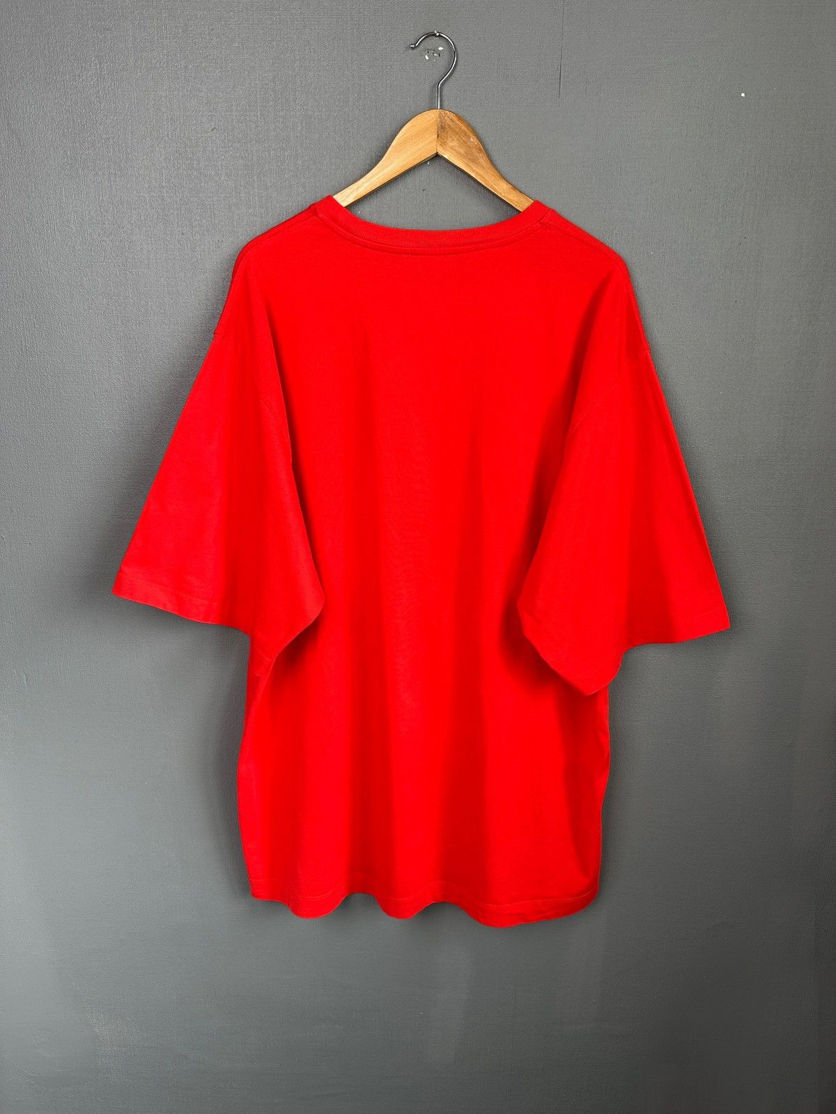 Gosha Rubchinskiy GOSHA RUBCHINSKIY Alien Tee Oversized T-Shirt Red Size US M / EU 48-50 / 2 - 2 Thumbnail