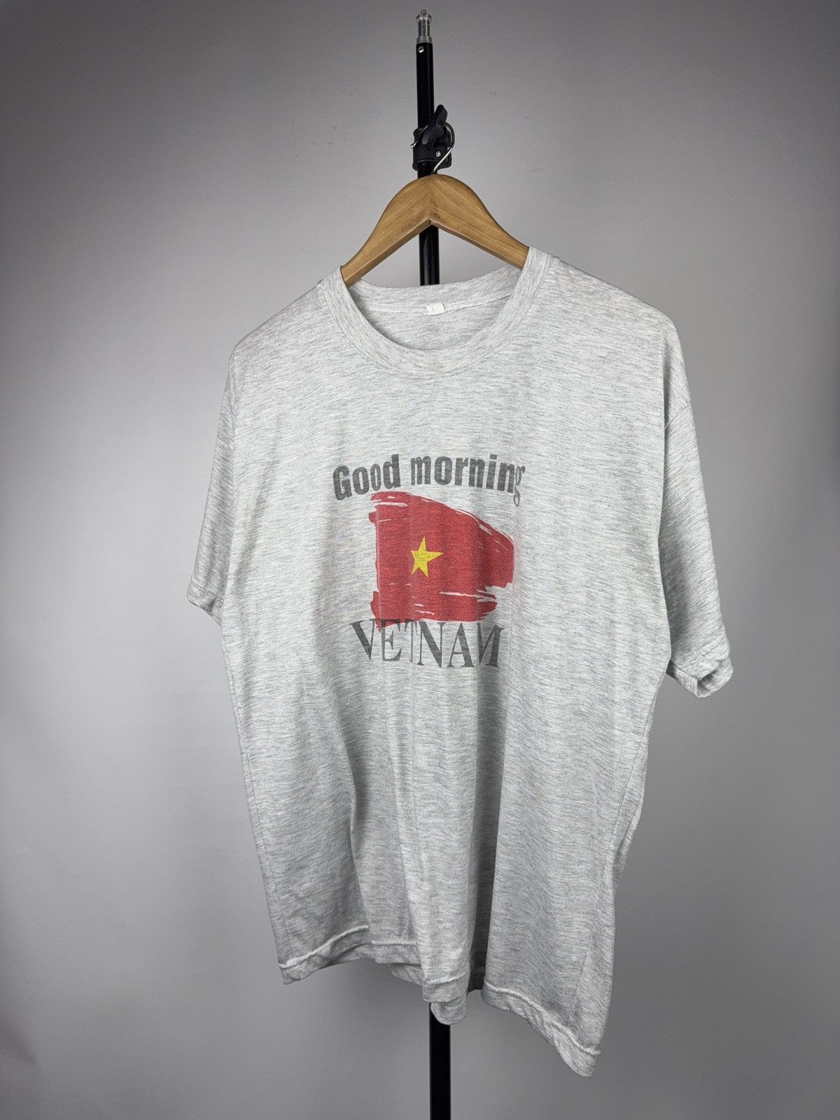 Vintage 90s Retro Good Morning Vietnam Flag Graphic Vintage T-Shirt Size US L / EU 52-54 / 3 - 1 Thumbnail