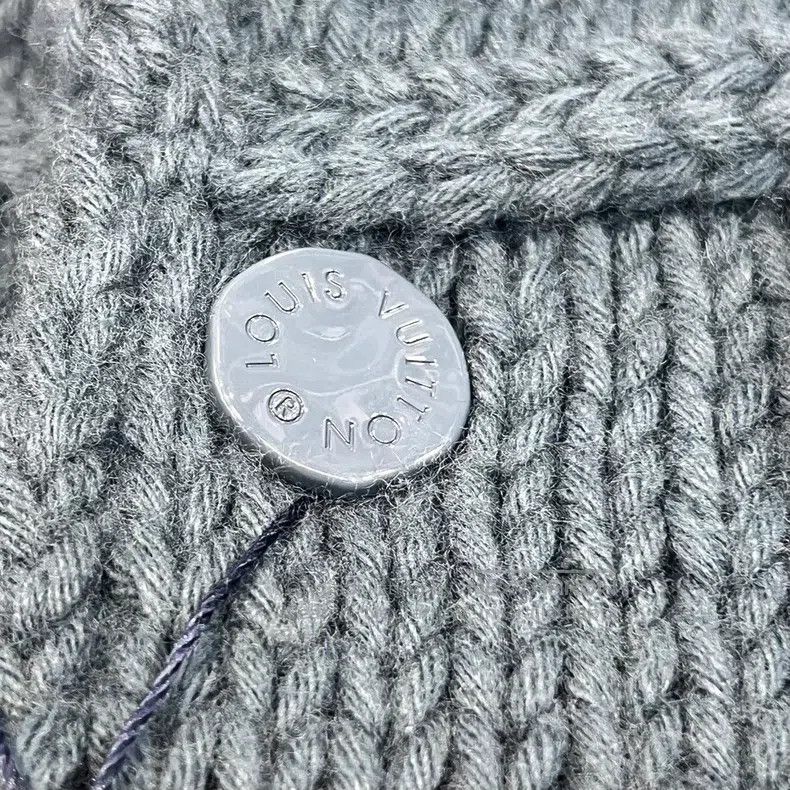 Louis Vuitton Louis Vuitton Knit Button Sweater Jacket Size US S / EU 44-46 / 1 - 5 Thumbnail