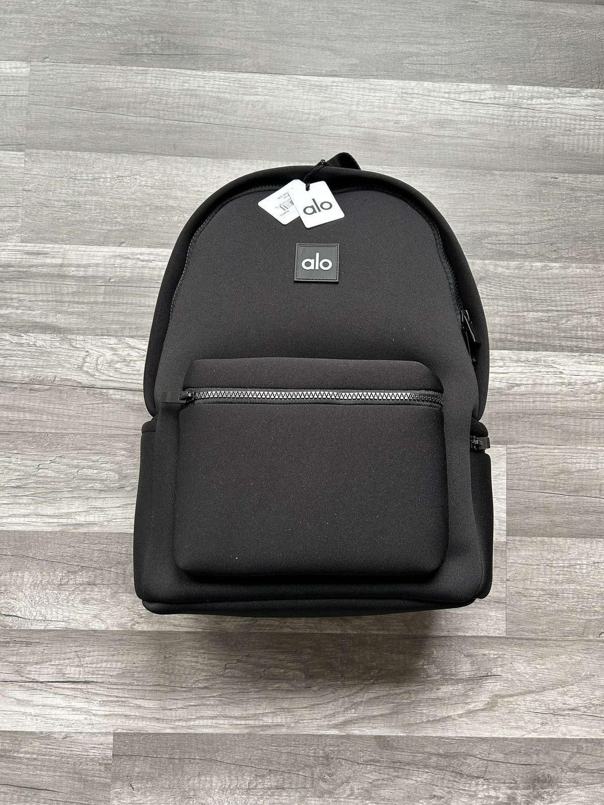 Alo Yoga Alo Yoga Stow Backpack Black New With Tags 17.6L Size ONE SIZE - 1 Thumbnail