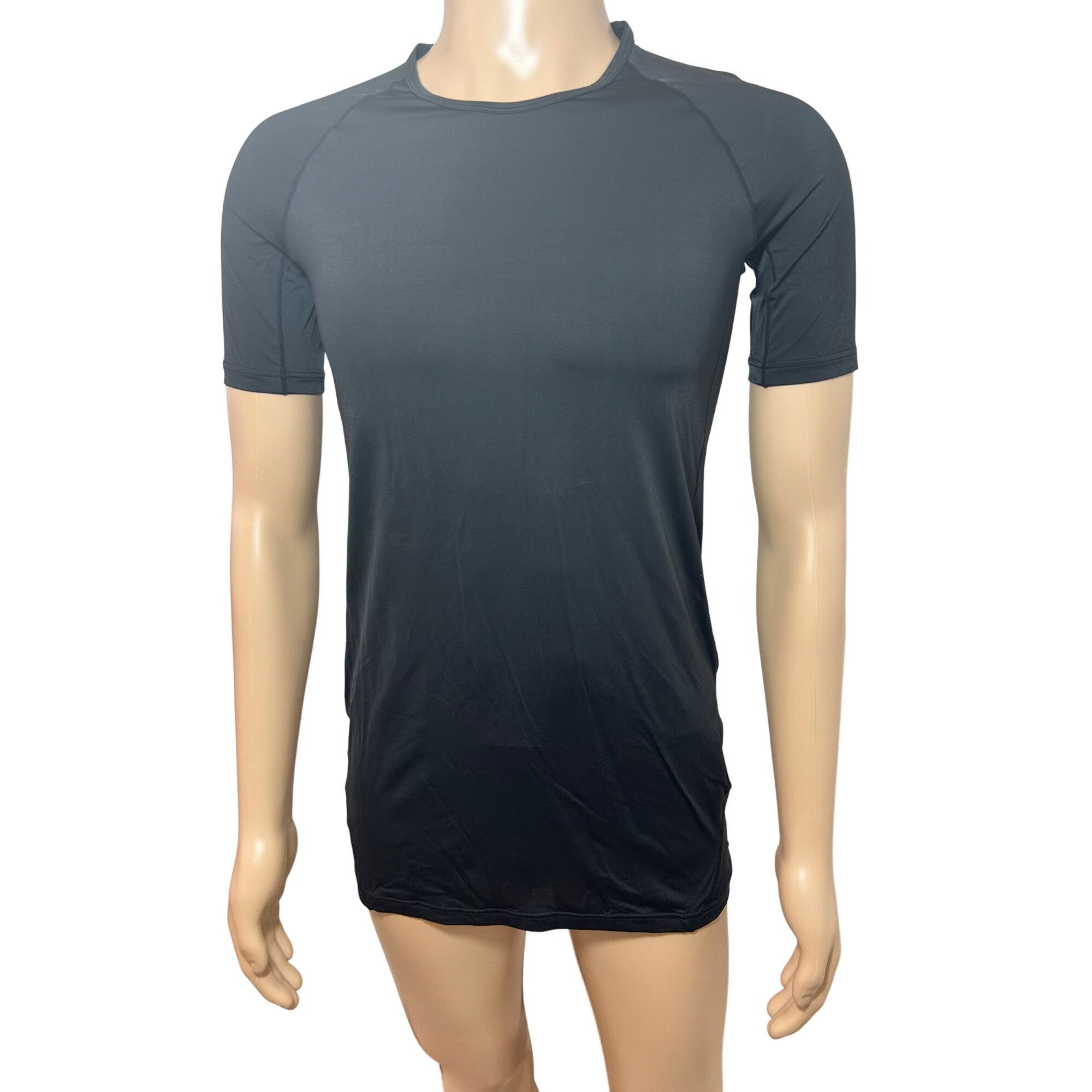 Uniqlo Uniqlo Men’s Black Compression T-Shirt Short Sleeve L Nylon Size US L / EU 52-54 / 3 - 1 Thumbnail